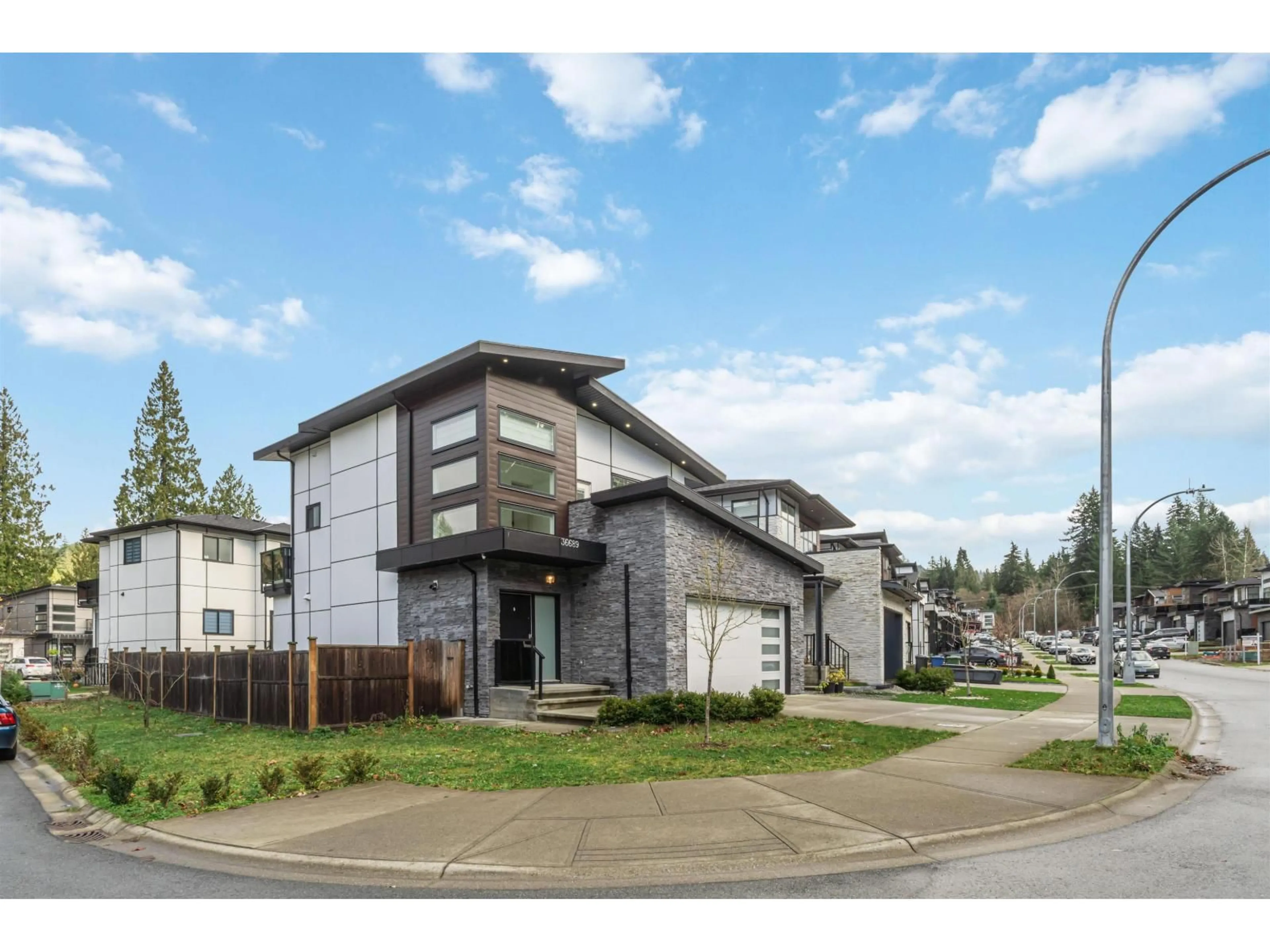 Unknown for 36689 DIANNE BROOK AVENUE, Abbotsford British Columbia V3G0H4