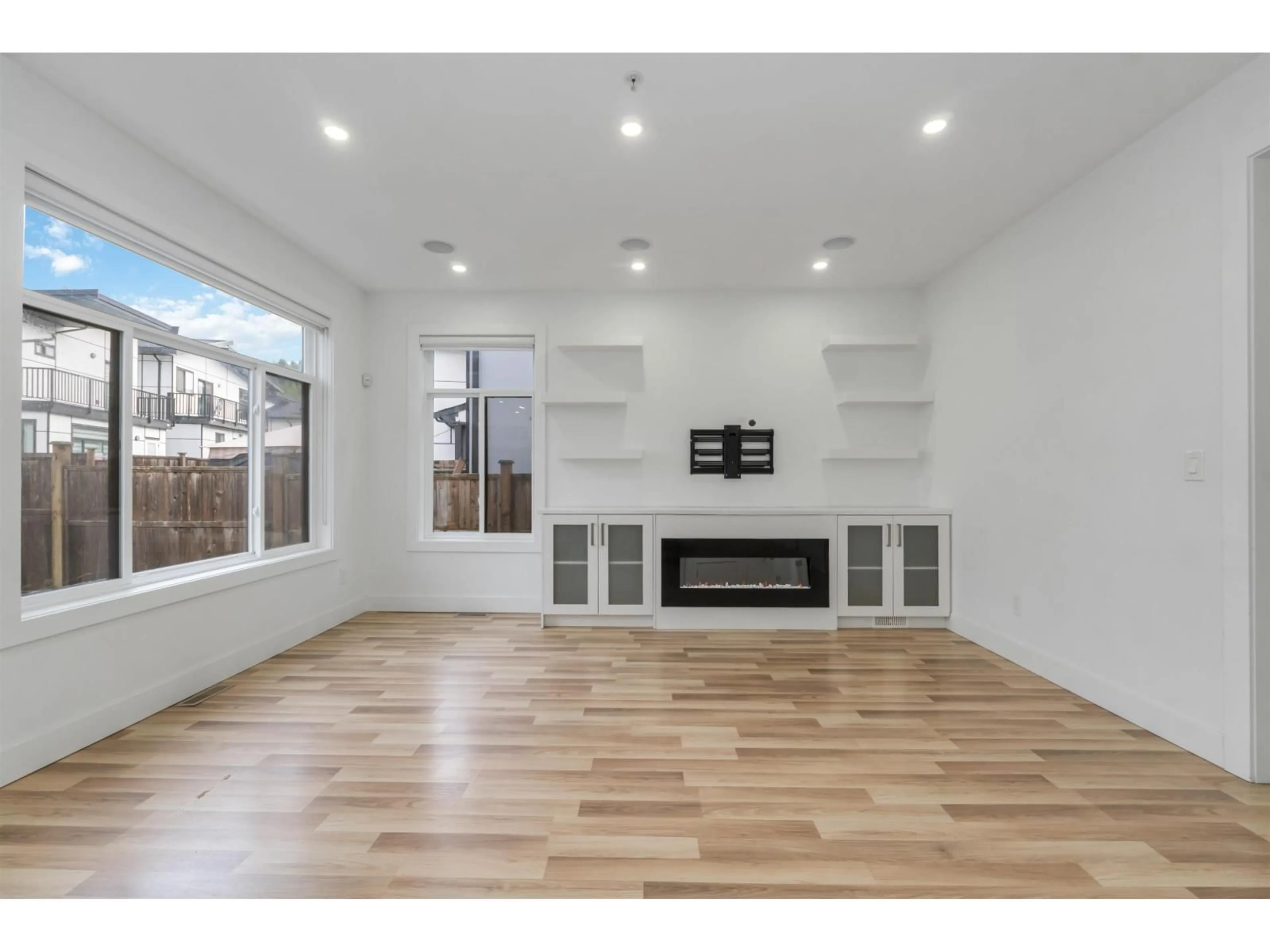 Unknown for 36689 DIANNE BROOK AVENUE, Abbotsford British Columbia V3G0H4