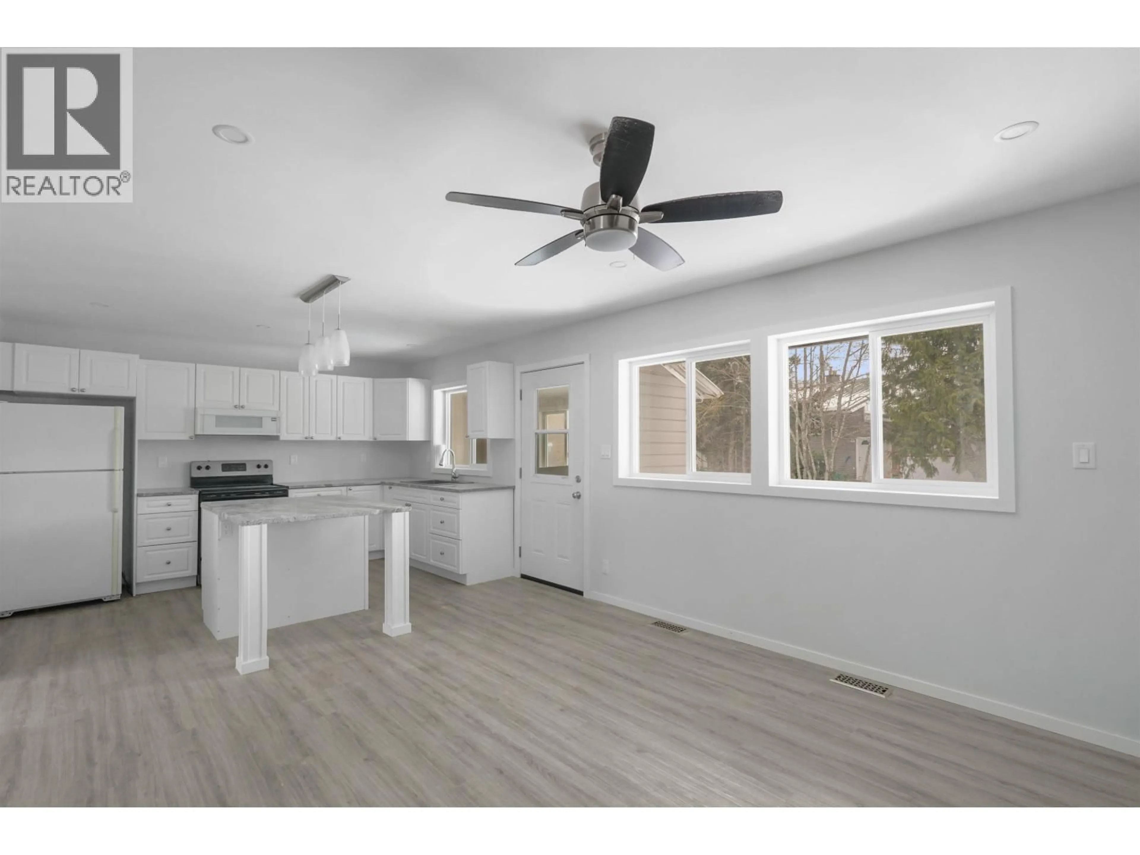 Open concept kitchen, unknown for 15 GANNET CRESCENT, Kitimat British Columbia V8C1P4