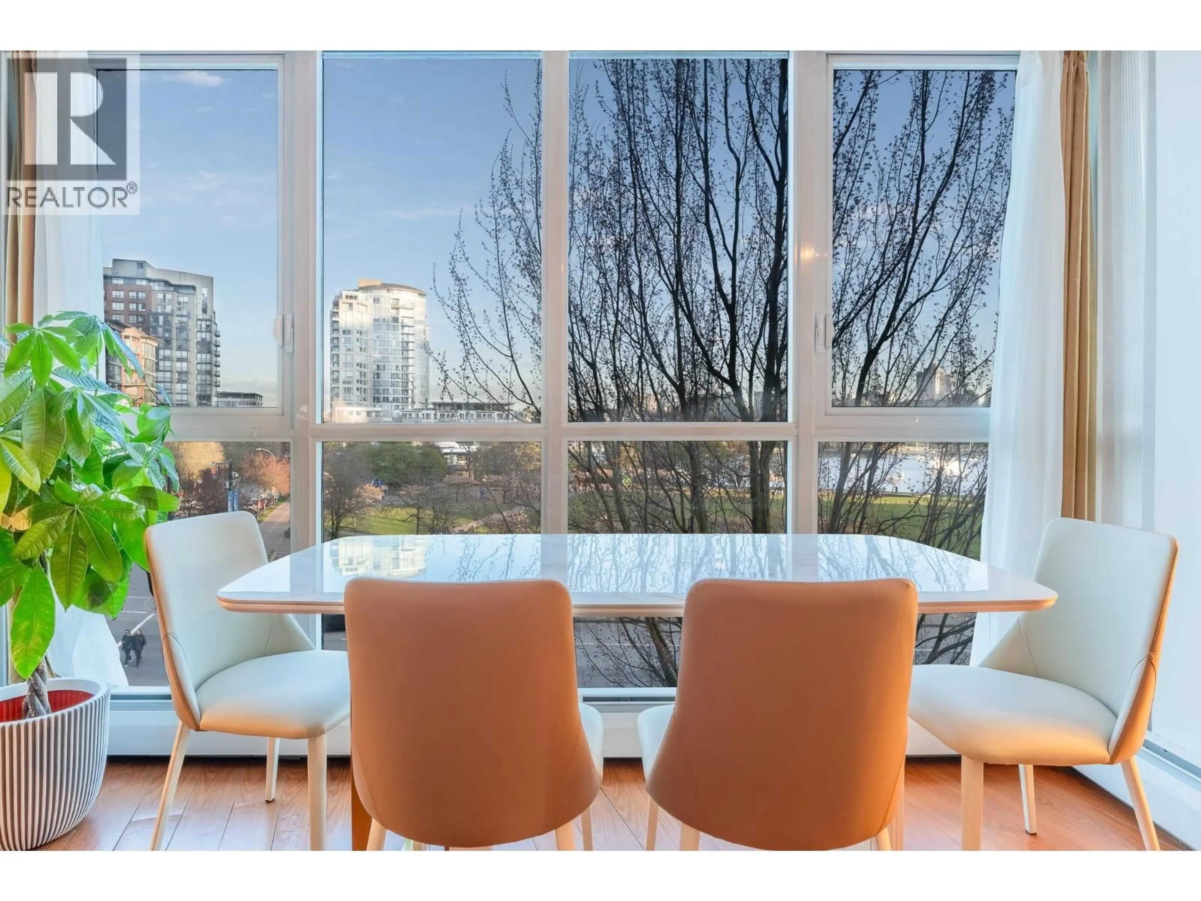 Dining room, wood/laminate floor for 505 - 388 DRAKE STREET, Vancouver British Columbia V6B6A8