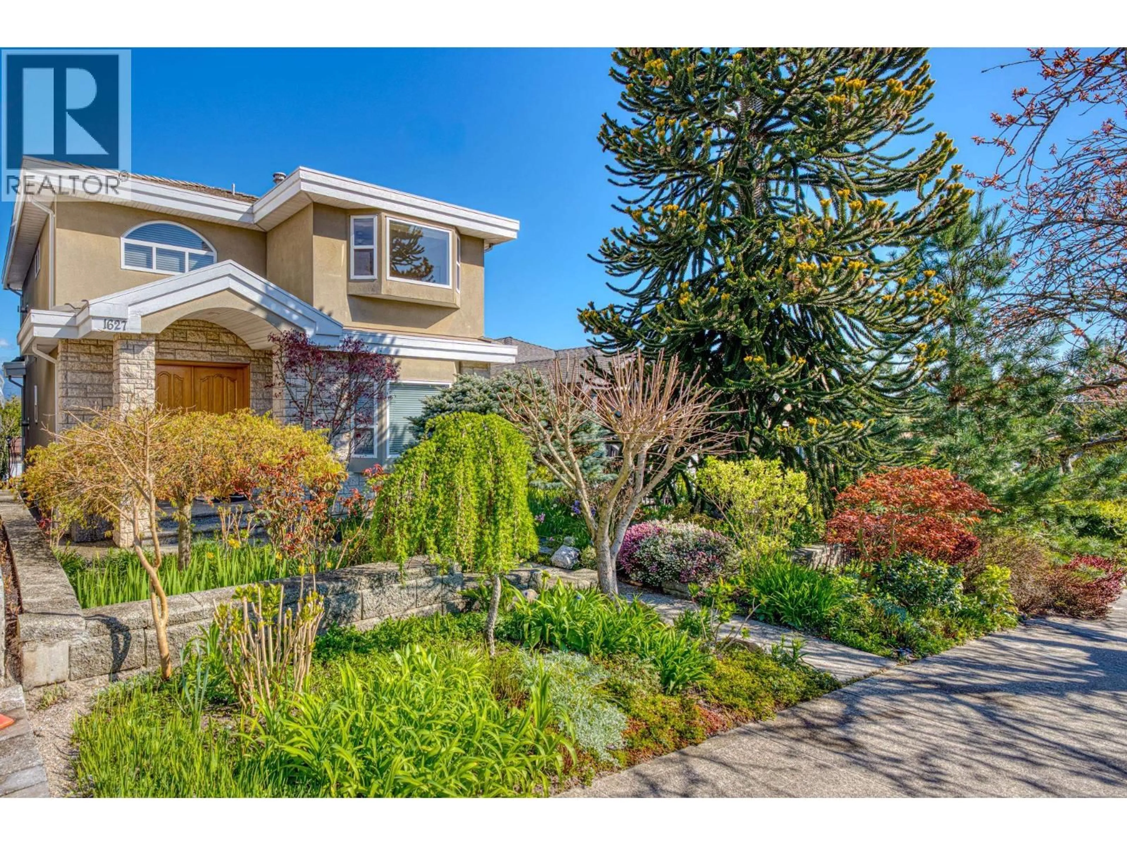 Unknown for 1627 34TH AVENUE, Vancouver British Columbia V5P1A2