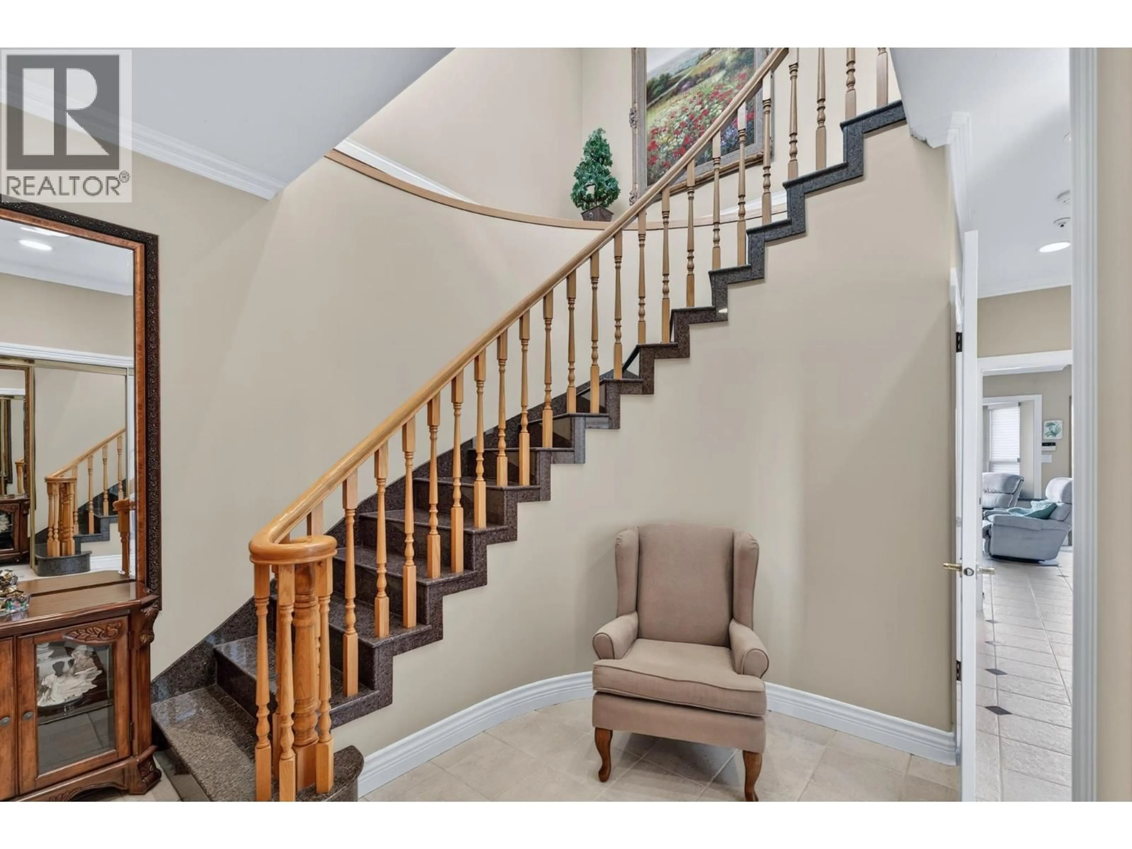 Stairs for 1627 34TH AVENUE, Vancouver British Columbia V5P1A2