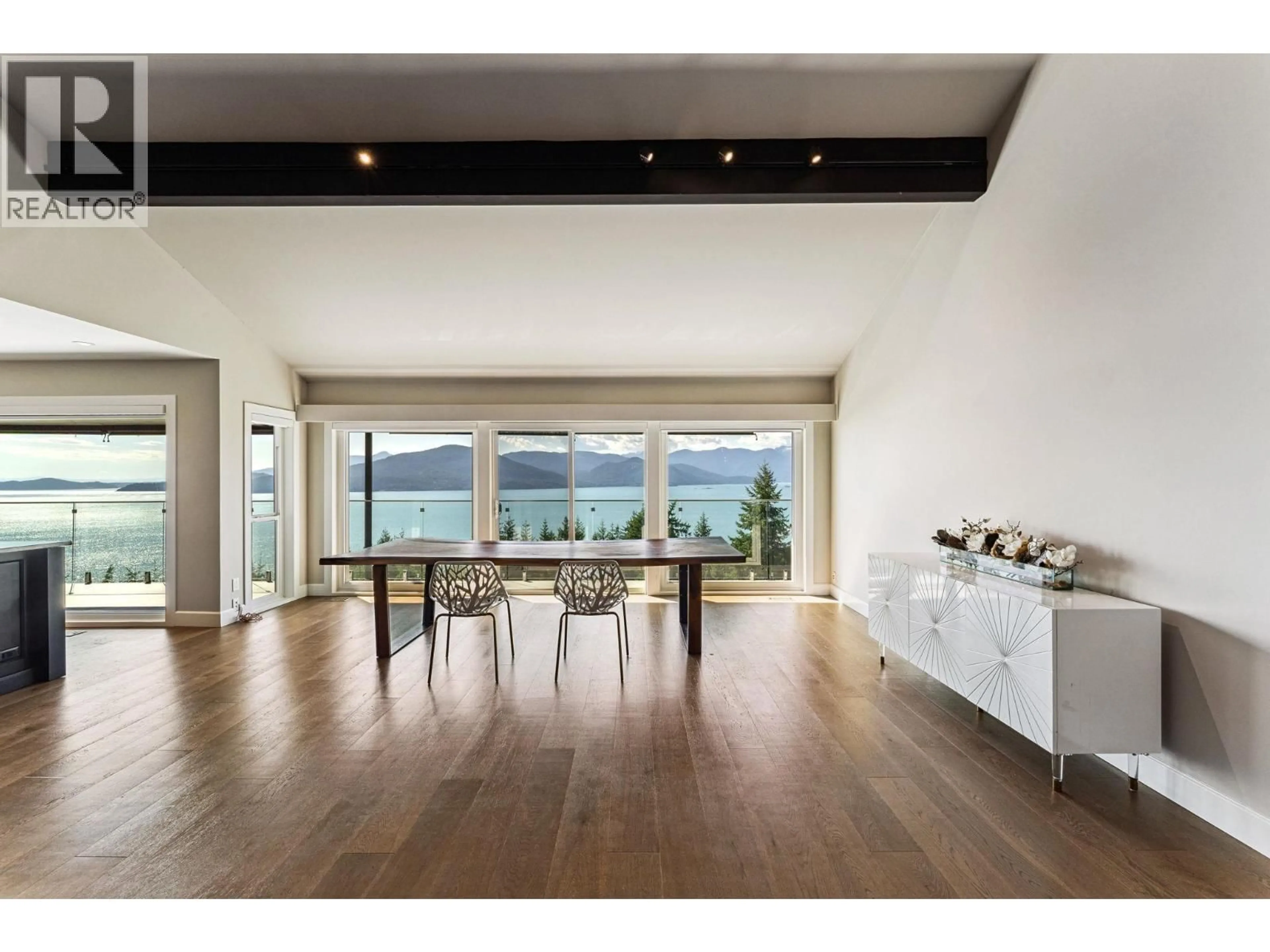Dining room, wood/laminate floor for 50 PANORAMA ROAD, Lions Bay British Columbia V0N2E0