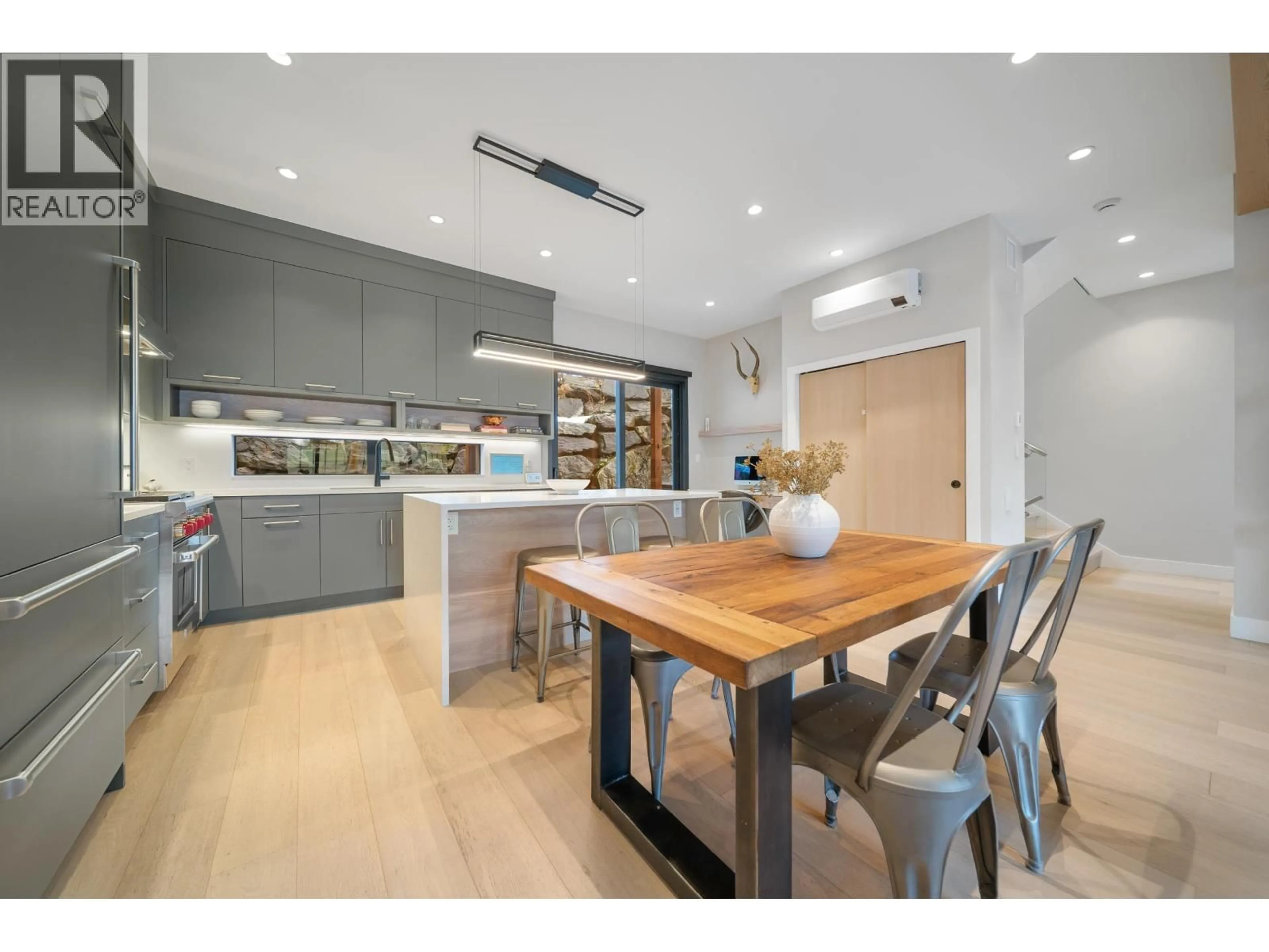 Unknown for 4 - 1350 CLOUDBURST DRIVE, Whistler British Columbia V8E1N6