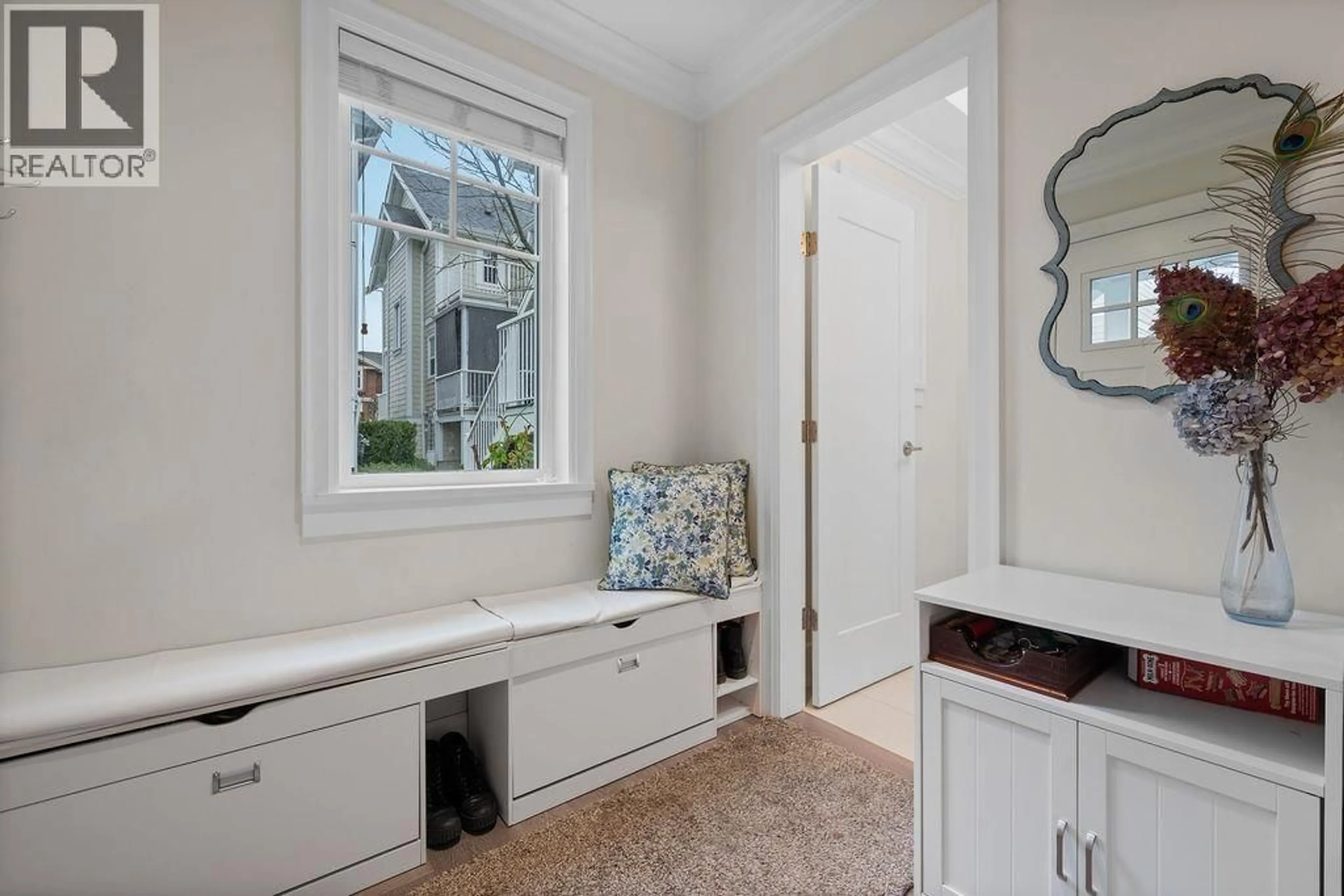 Indoor entryway for 5681 KILLARNEY STREET, Vancouver British Columbia V5R3W4