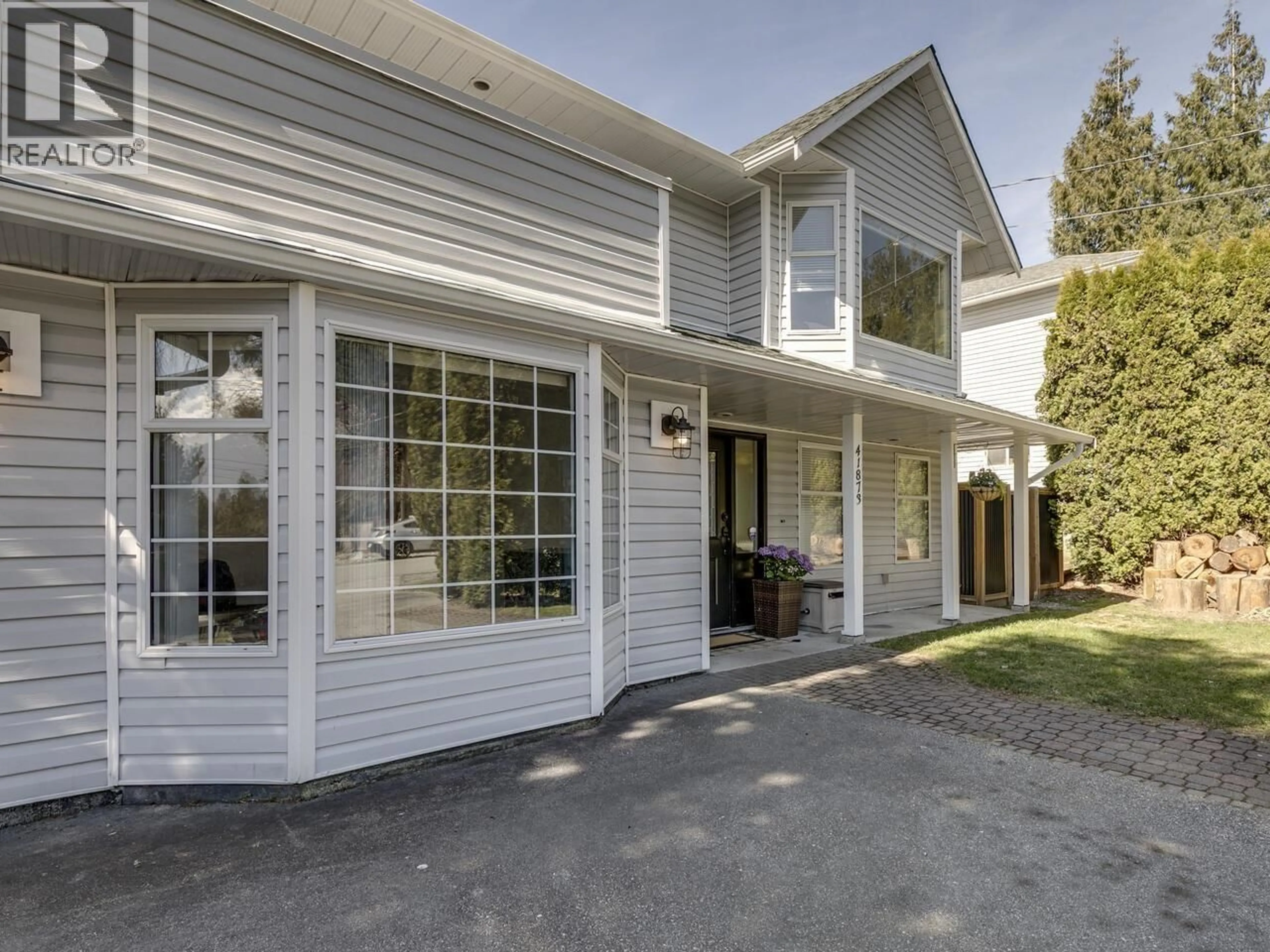 Home with vinyl exterior material, street for 41873 FAITH ROAD, Brackendale British Columbia V0N1H0