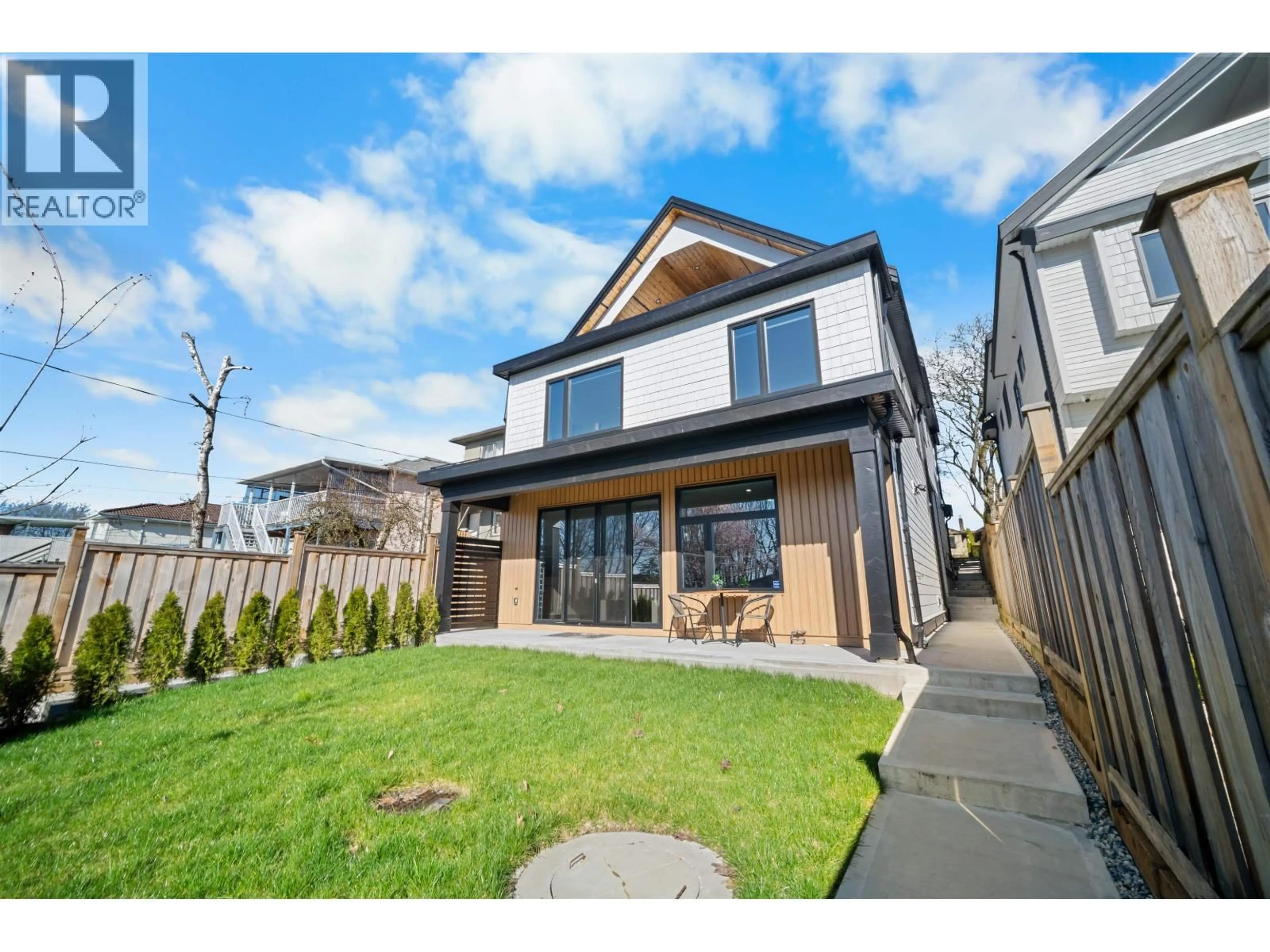 Unknown for 2 - 3576 PENDER STREET, Vancouver British Columbia V5K2E3