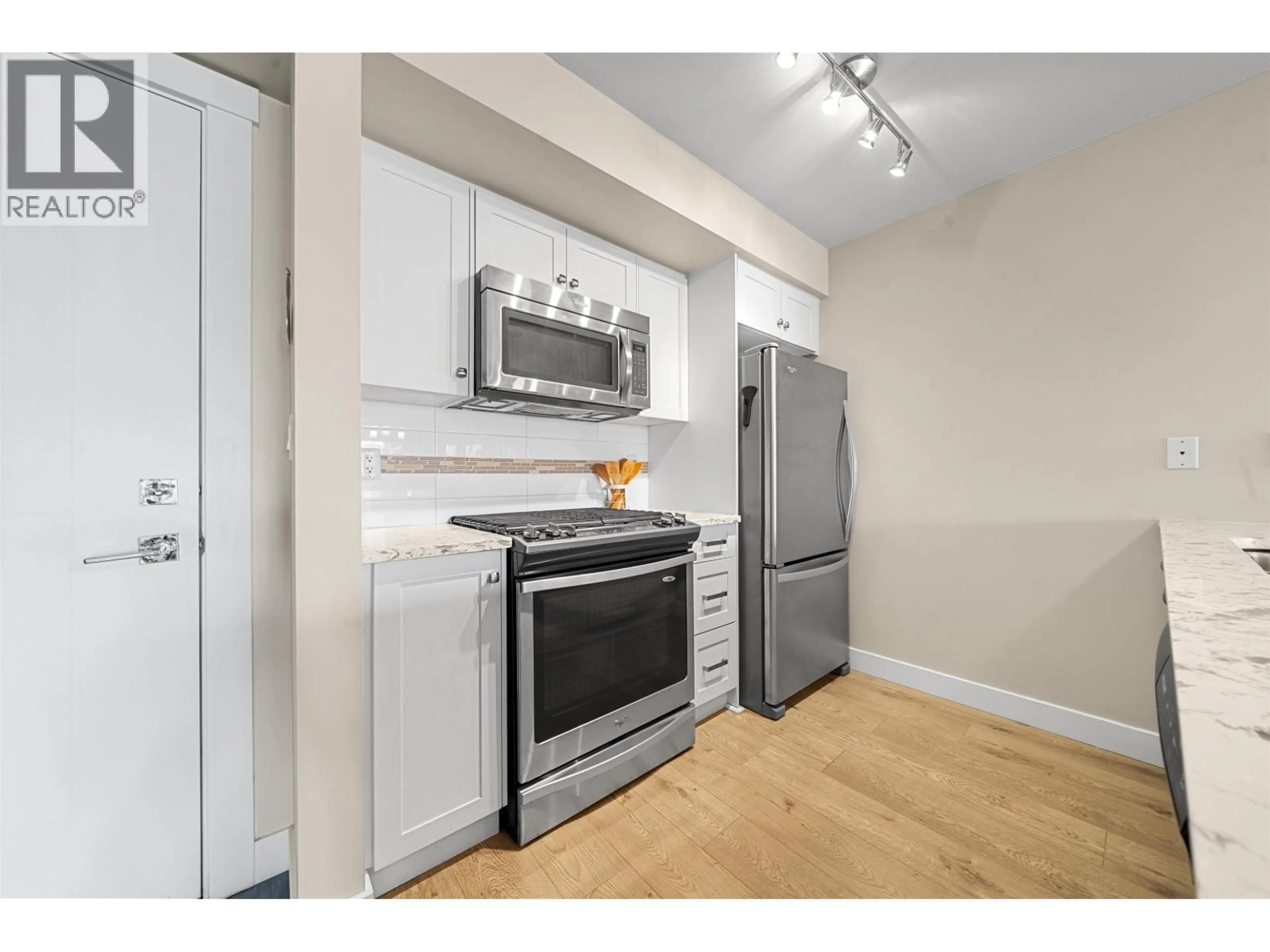 Standard kitchen, unknown for 208 - 4815 55B STREET, Delta British Columbia V4K3V7
