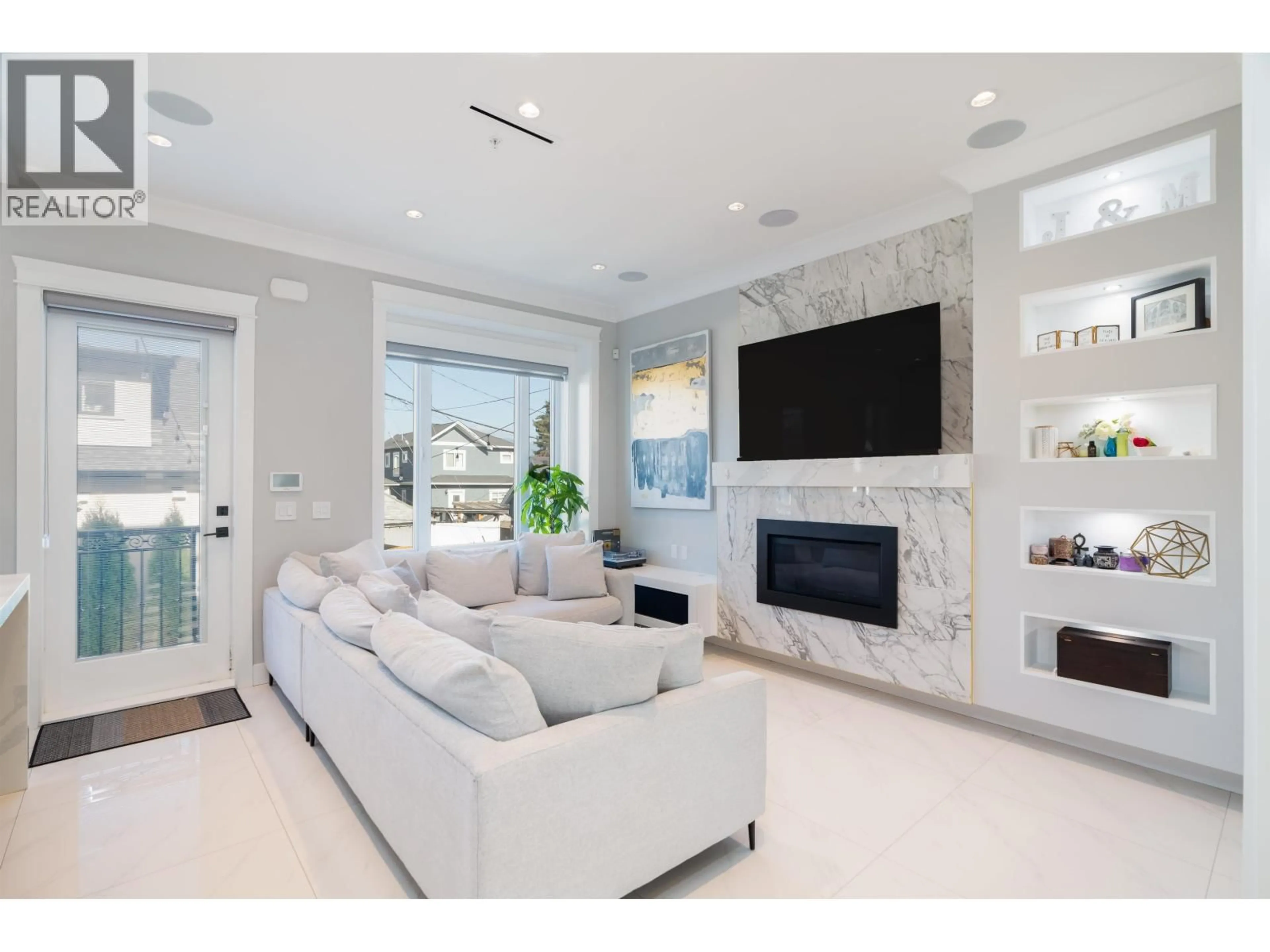 Unknown for 2783 27TH AVENUE, Vancouver British Columbia V5R1N4