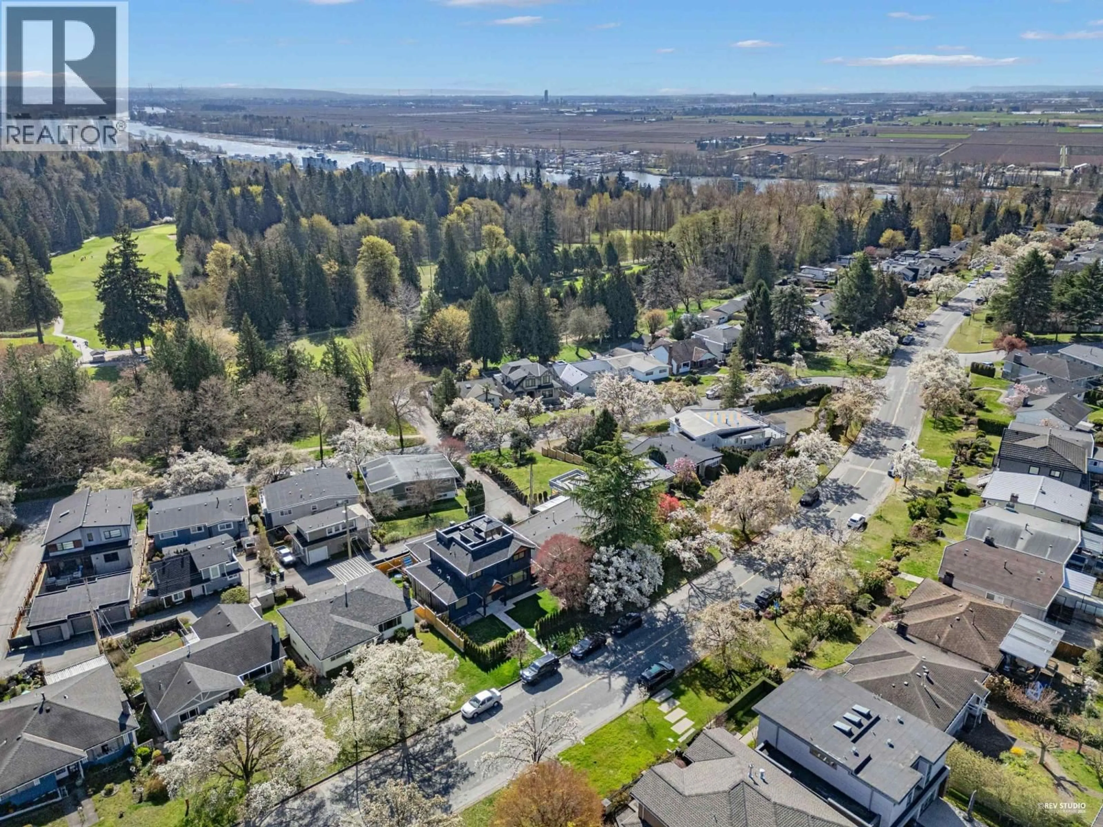 A pic from outside/outdoor area/front of a property/back of a property/a pic from drone, unknown for 7790 ELLIOTT STREET, Vancouver British Columbia V5S2N9