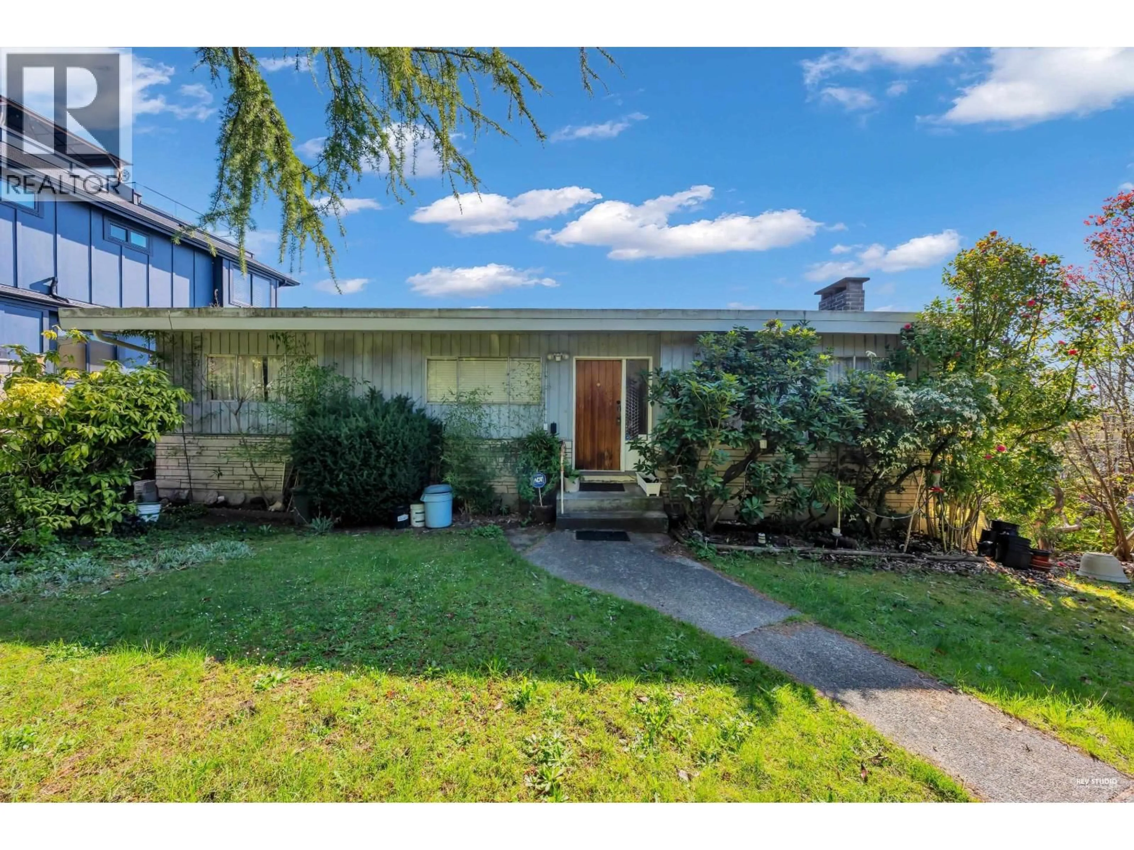 A pic from outside/outdoor area/front of a property/back of a property/a pic from drone, street for 7790 ELLIOTT STREET, Vancouver British Columbia V5S2N9