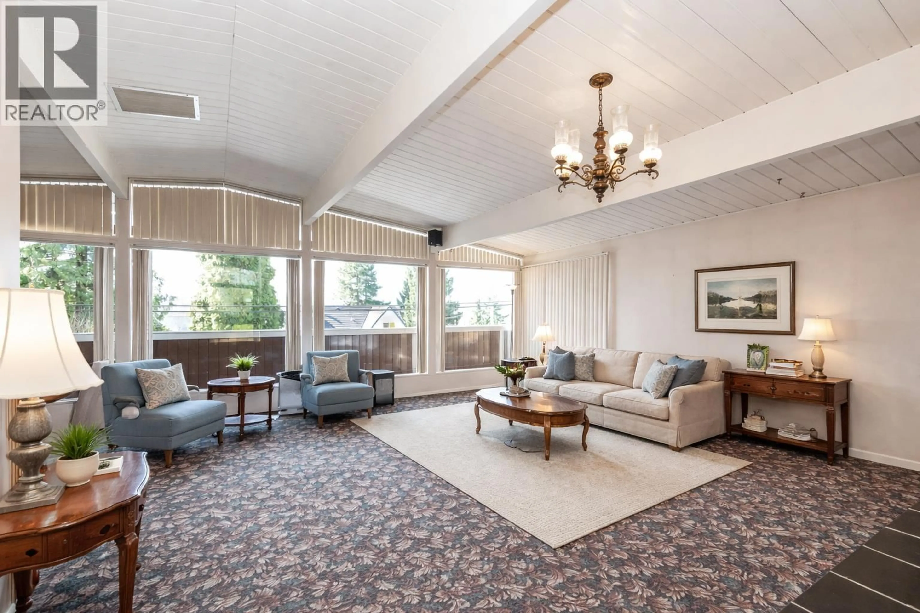 Living room with furniture, carpet floor for 2113 CAPE HORN AVENUE, Coquitlam British Columbia V3K1J4