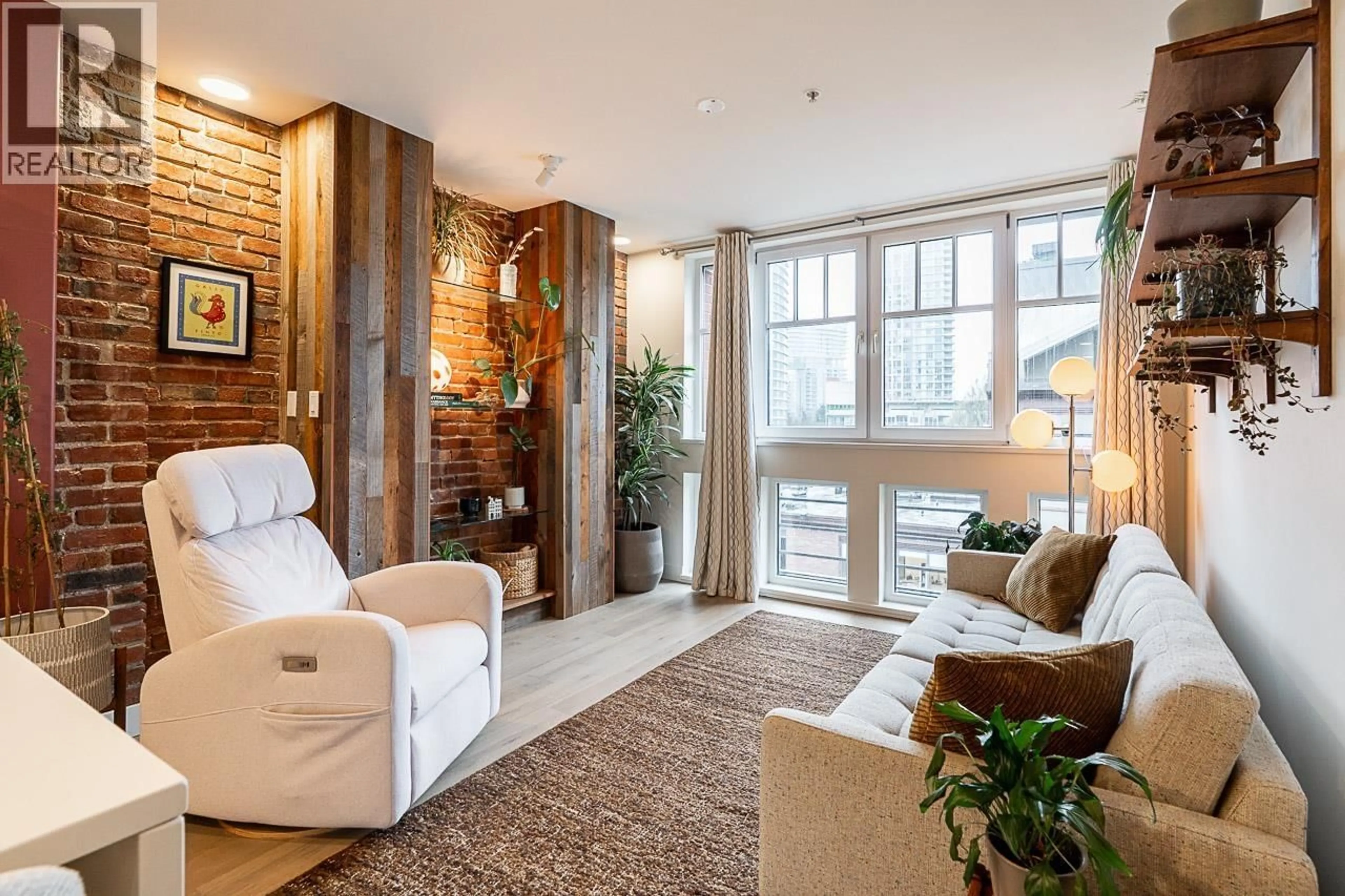 Living room with furniture, unknown for 406 - 1072 HAMILTON STREET, Vancouver British Columbia V6B2R9