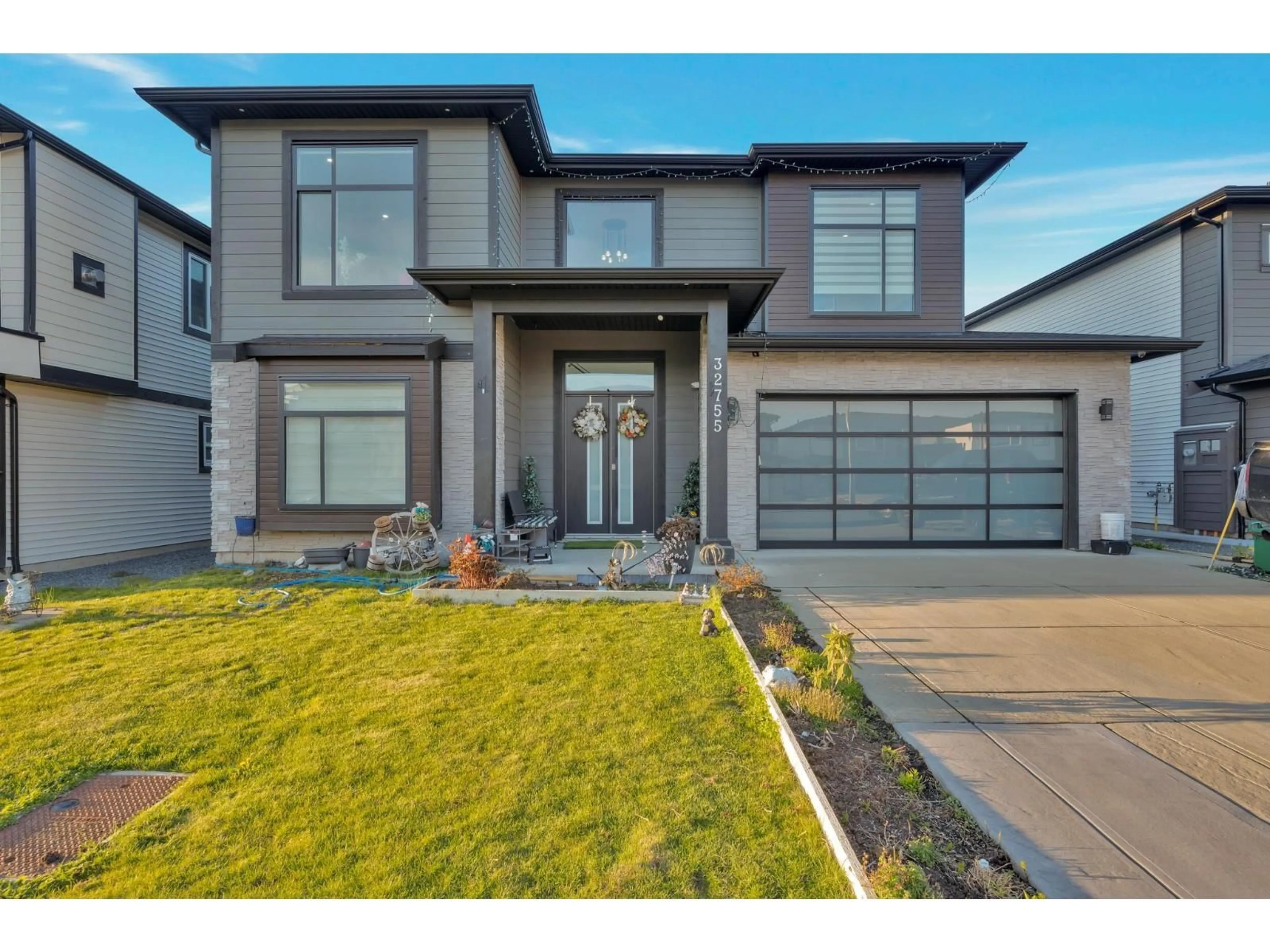 Home with brick exterior material, street for 32755 CARTER AVENUE, Mission British Columbia V4S0E6