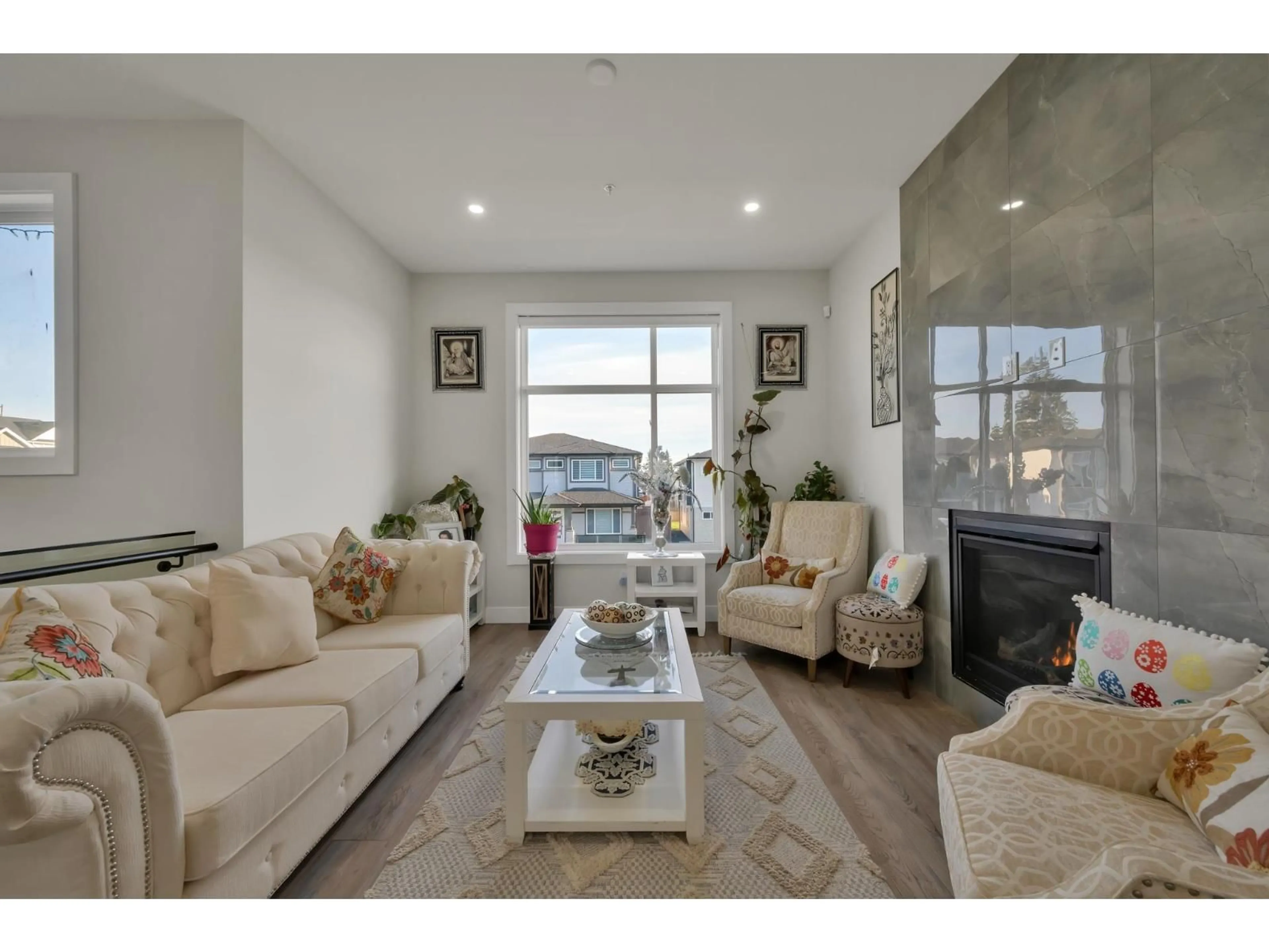 Living room with furniture, unknown for 32755 CARTER AVENUE, Mission British Columbia V4S0E6