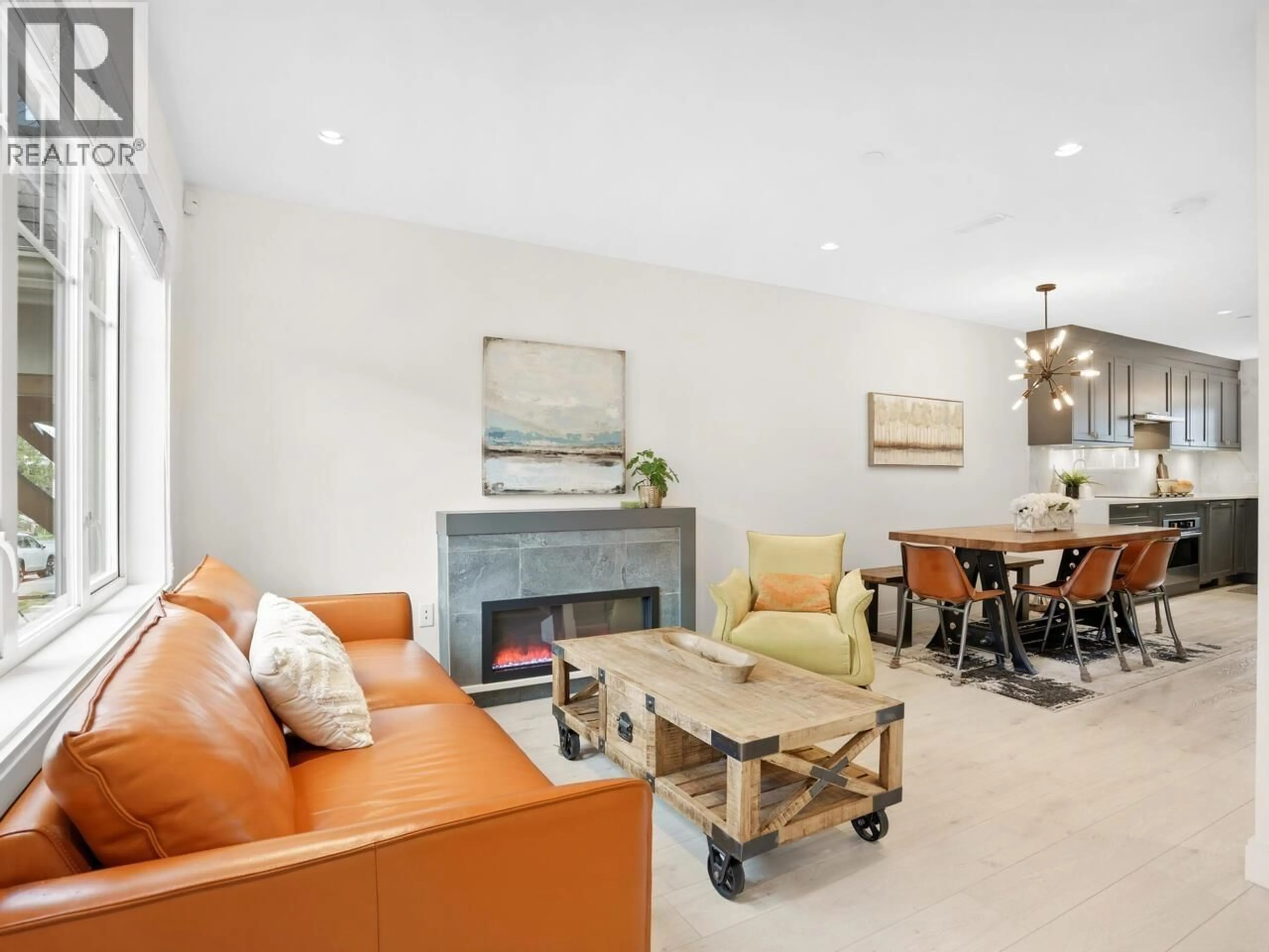 Living room with furniture, unknown for 2468 ST. CATHERINES STREET, Vancouver British Columbia V5T0H4