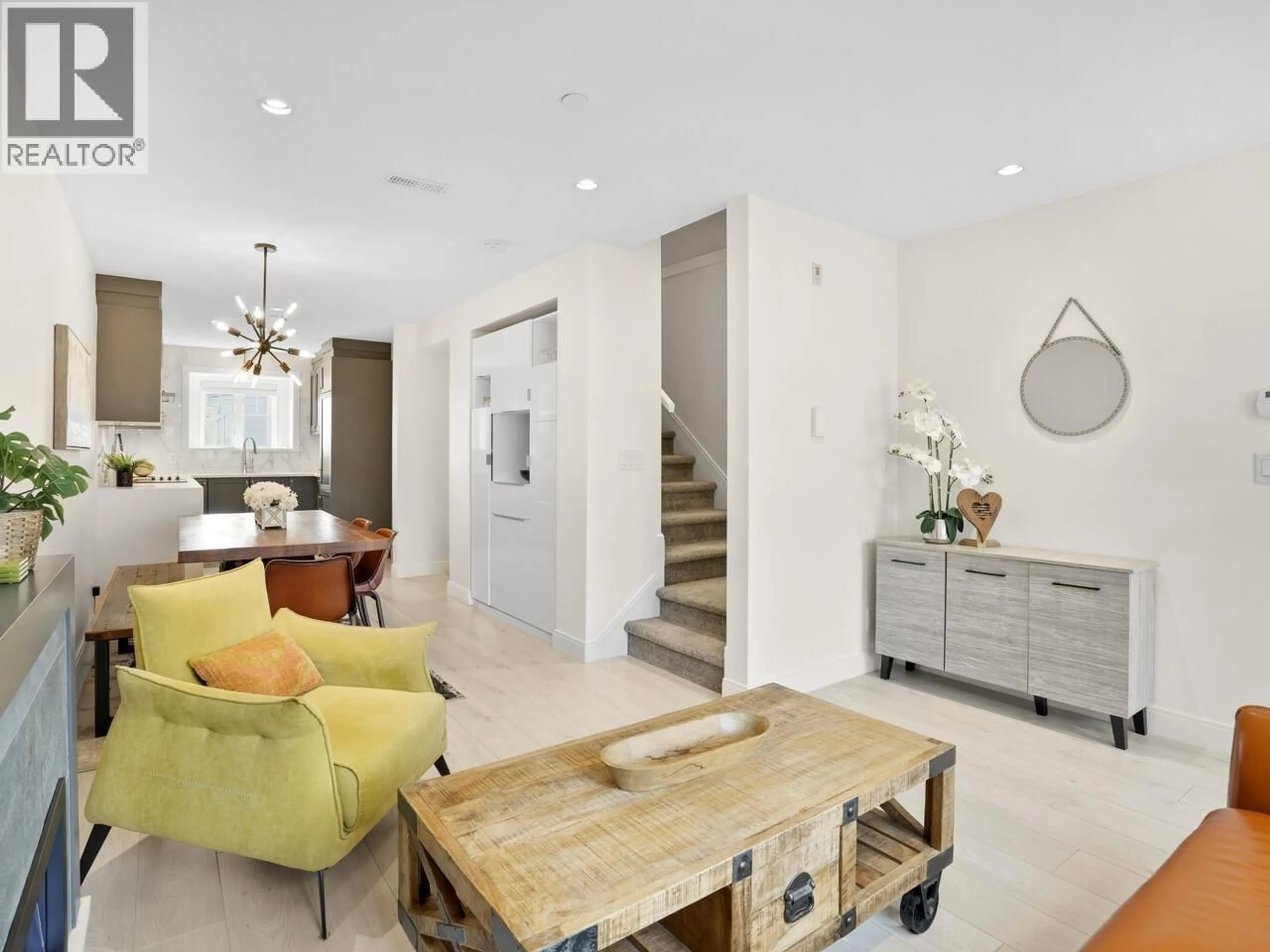 Living room with furniture, unknown for 2468 ST. CATHERINES STREET, Vancouver British Columbia V5T0H4