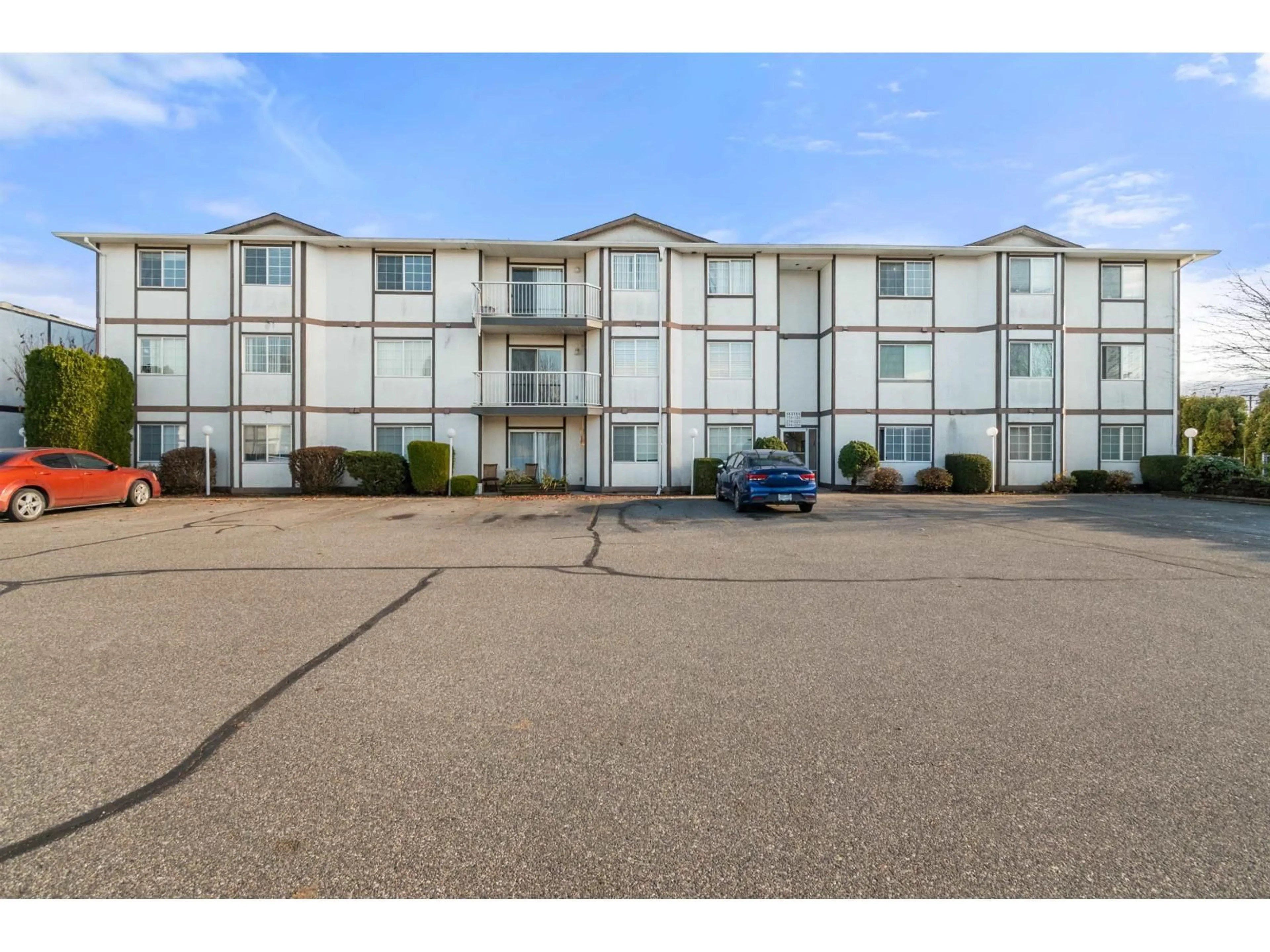 A pic from outside/outdoor area/front of a property/back of a property/a pic from drone, unknown for 220 - 45669 MCINTOSH DRIVE, Chilliwack British Columbia V2P6V4