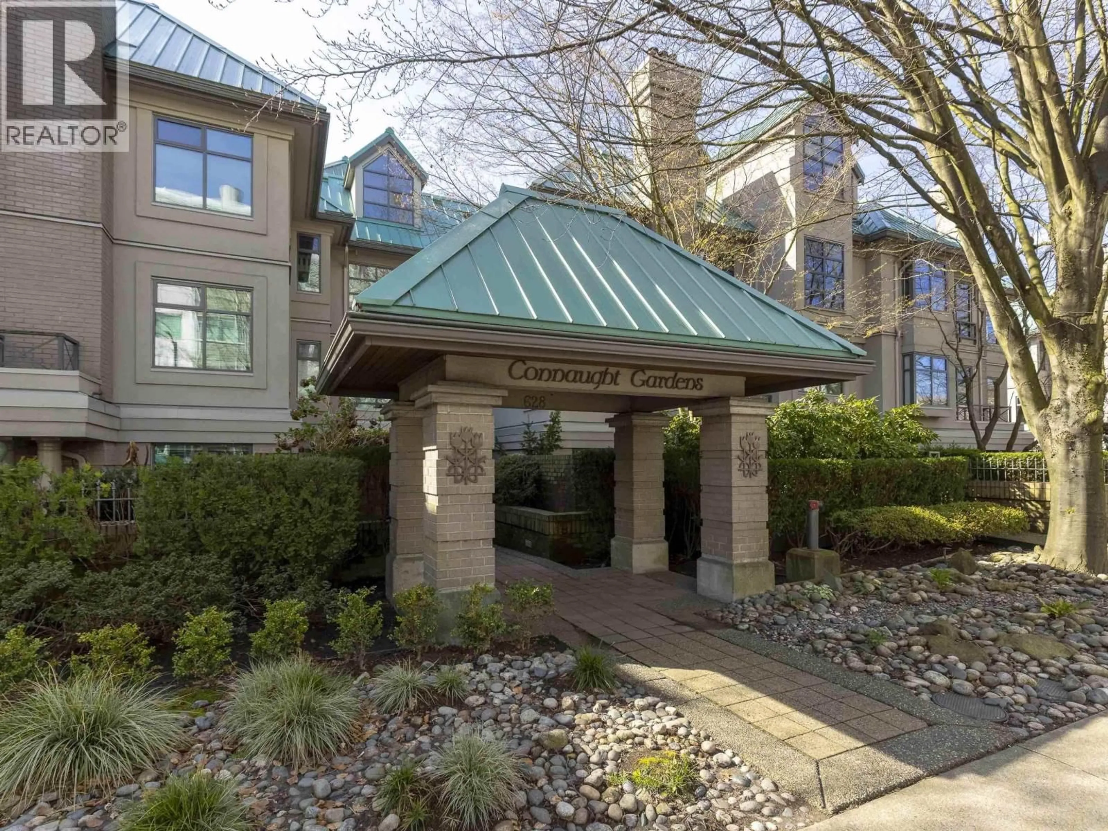 Indoor foyer for E102 - 628 12TH AVENUE, Vancouver British Columbia V5Z1M8