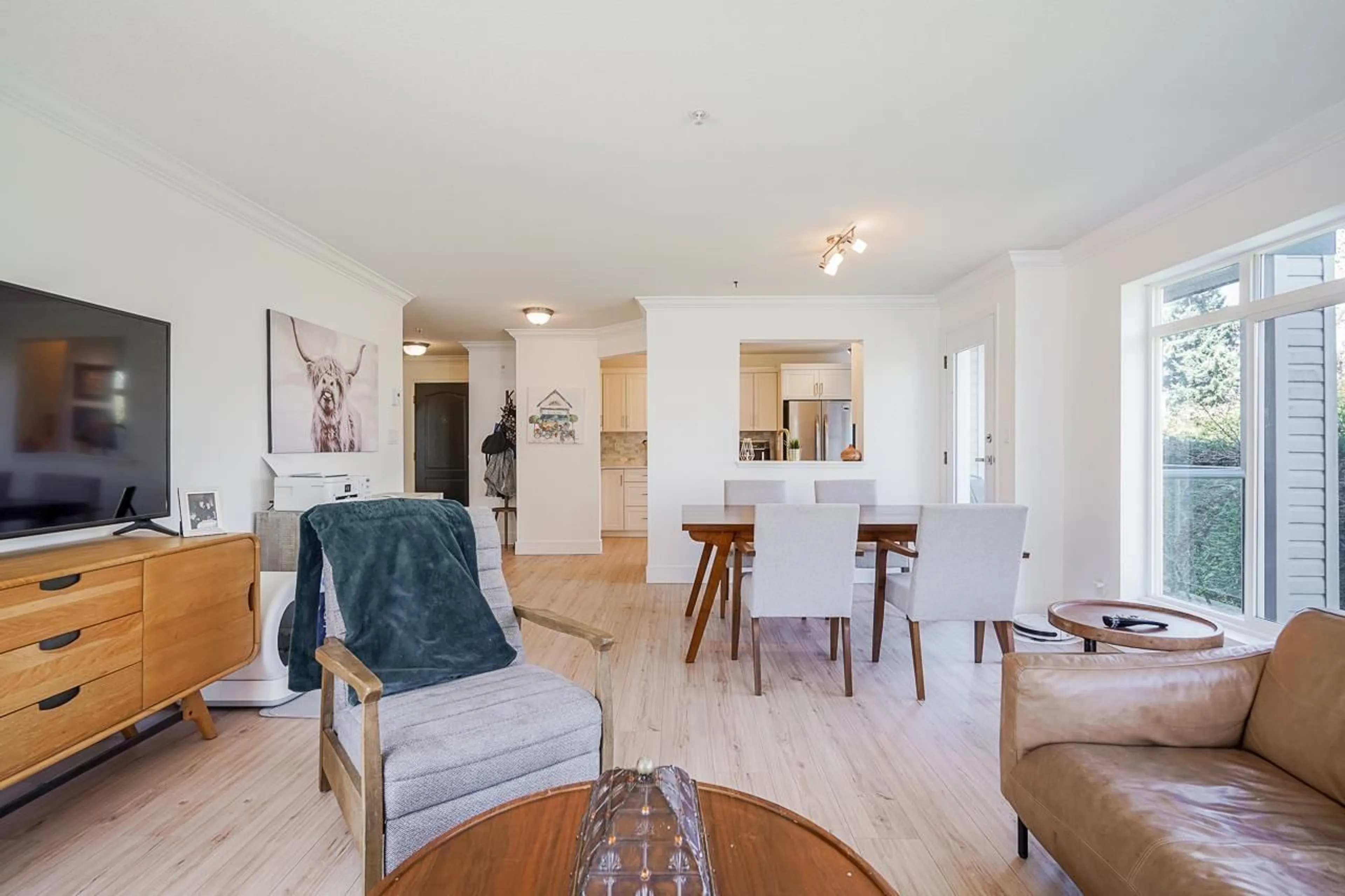 Living room with furniture, unknown for 208 - 32075 GEORGE FERGUSON WAY, Abbotsford British Columbia V2T2K7