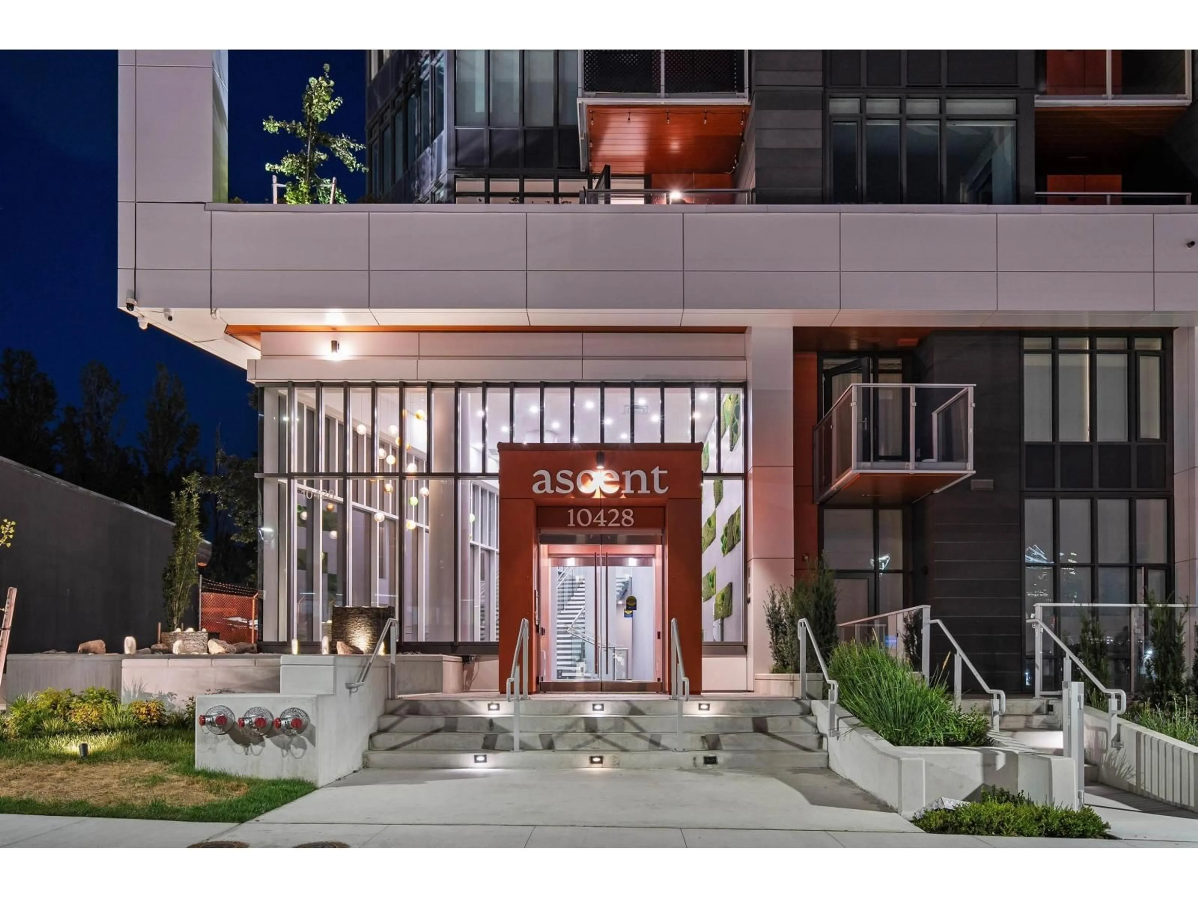 Indoor foyer for 605 - 10428 WHALLEY BOULEVARD, Surrey British Columbia V3T0W2