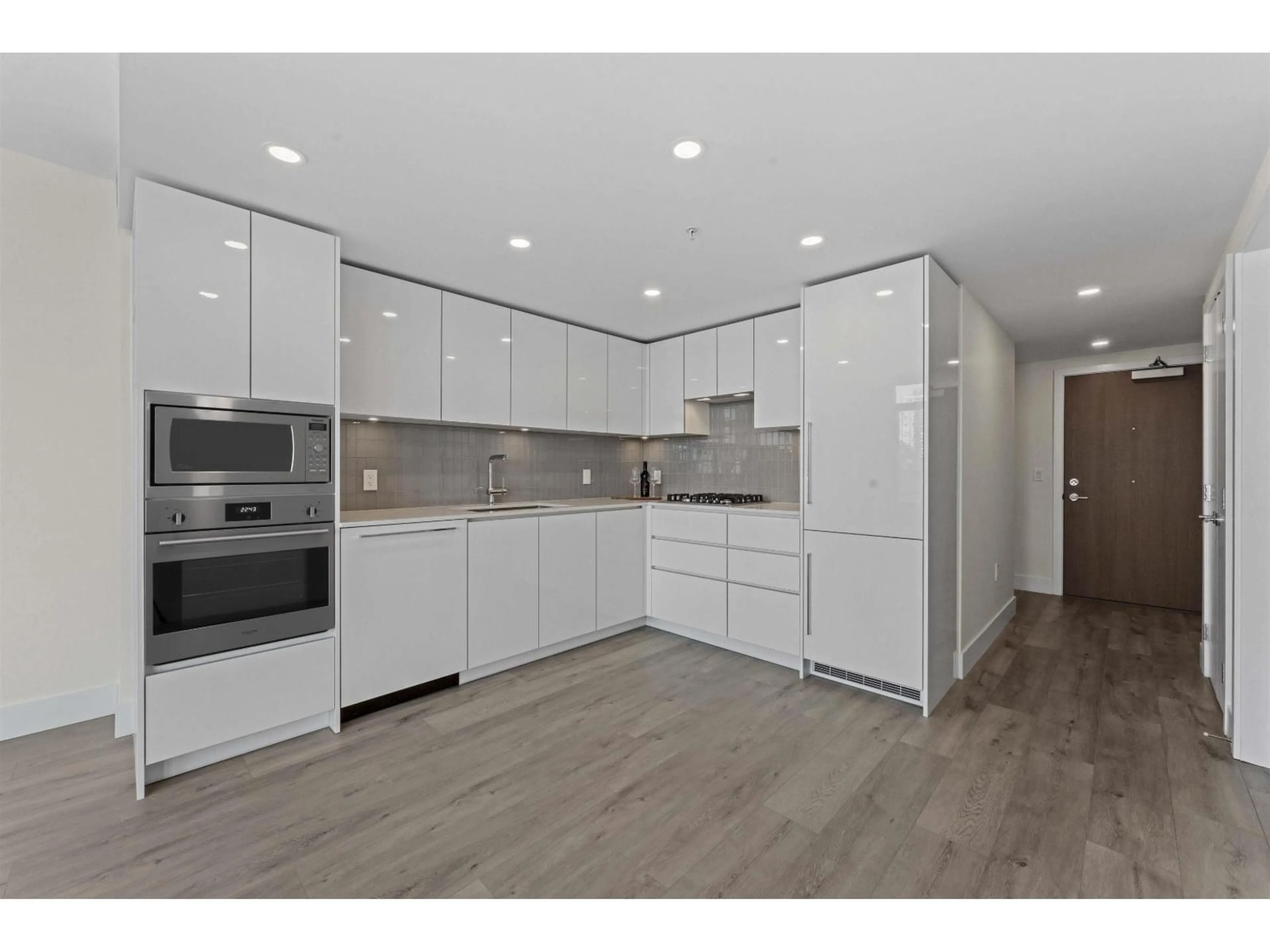 Open concept kitchen, unknown for 605 - 10428 WHALLEY BOULEVARD, Surrey British Columbia V3T0W2
