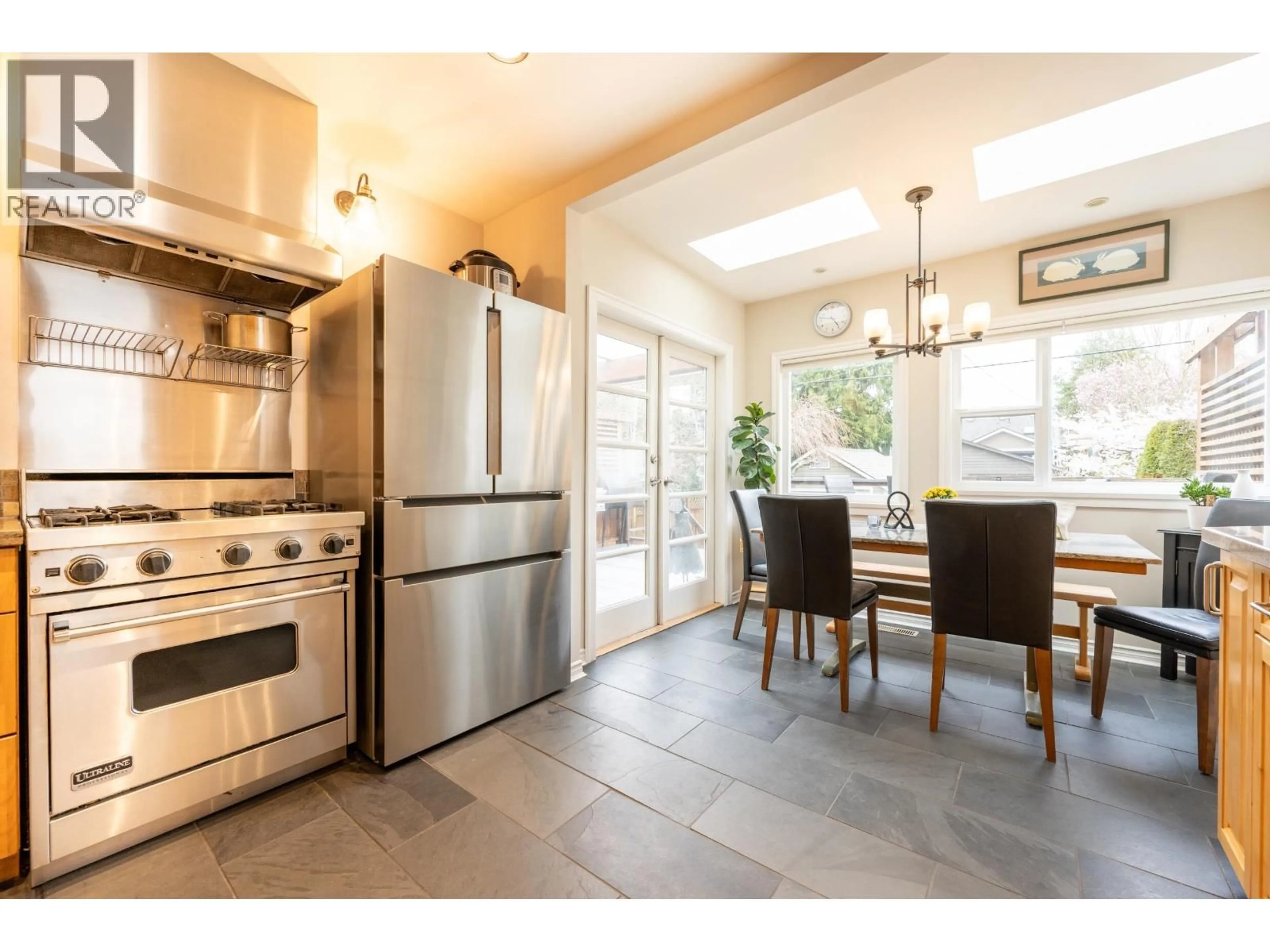 Open concept kitchen, ceramic/tile floor for 4047 32ND AVENUE, Vancouver British Columbia V6S1Z5