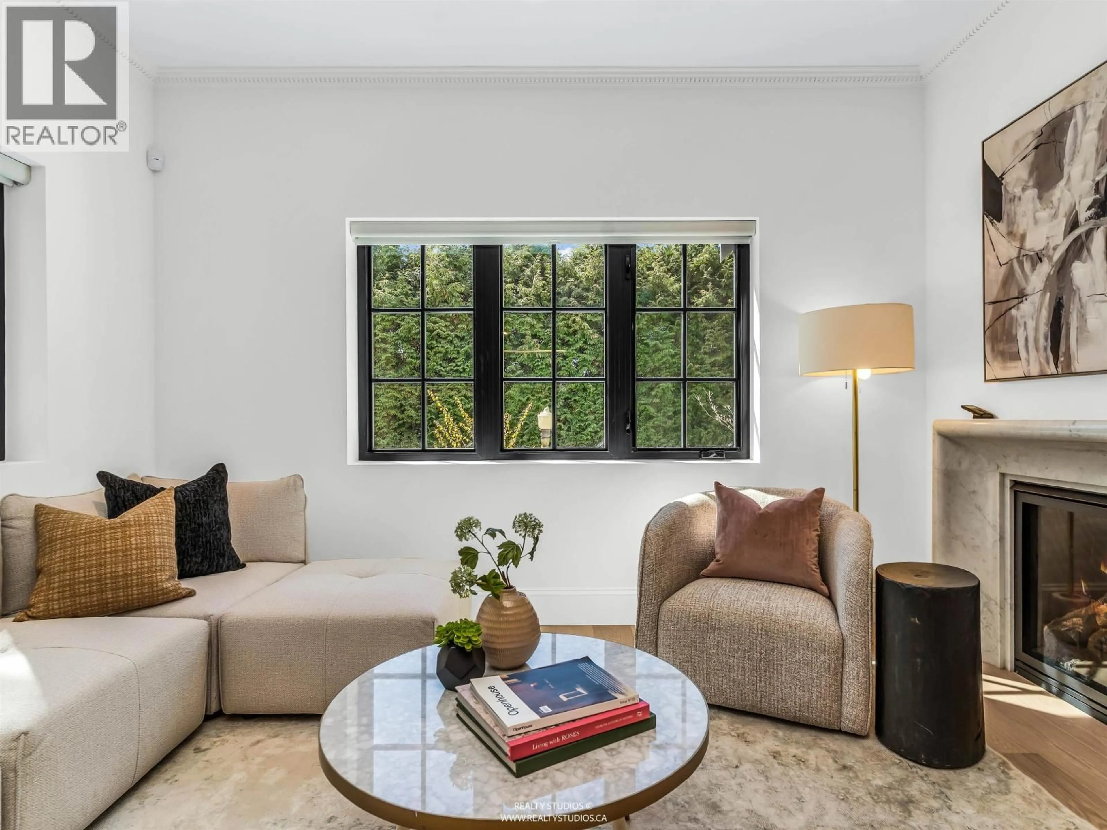 Living room with furniture, unknown for 3 - 4088 MAPLE CRESCENT, Vancouver British Columbia V6J4B2