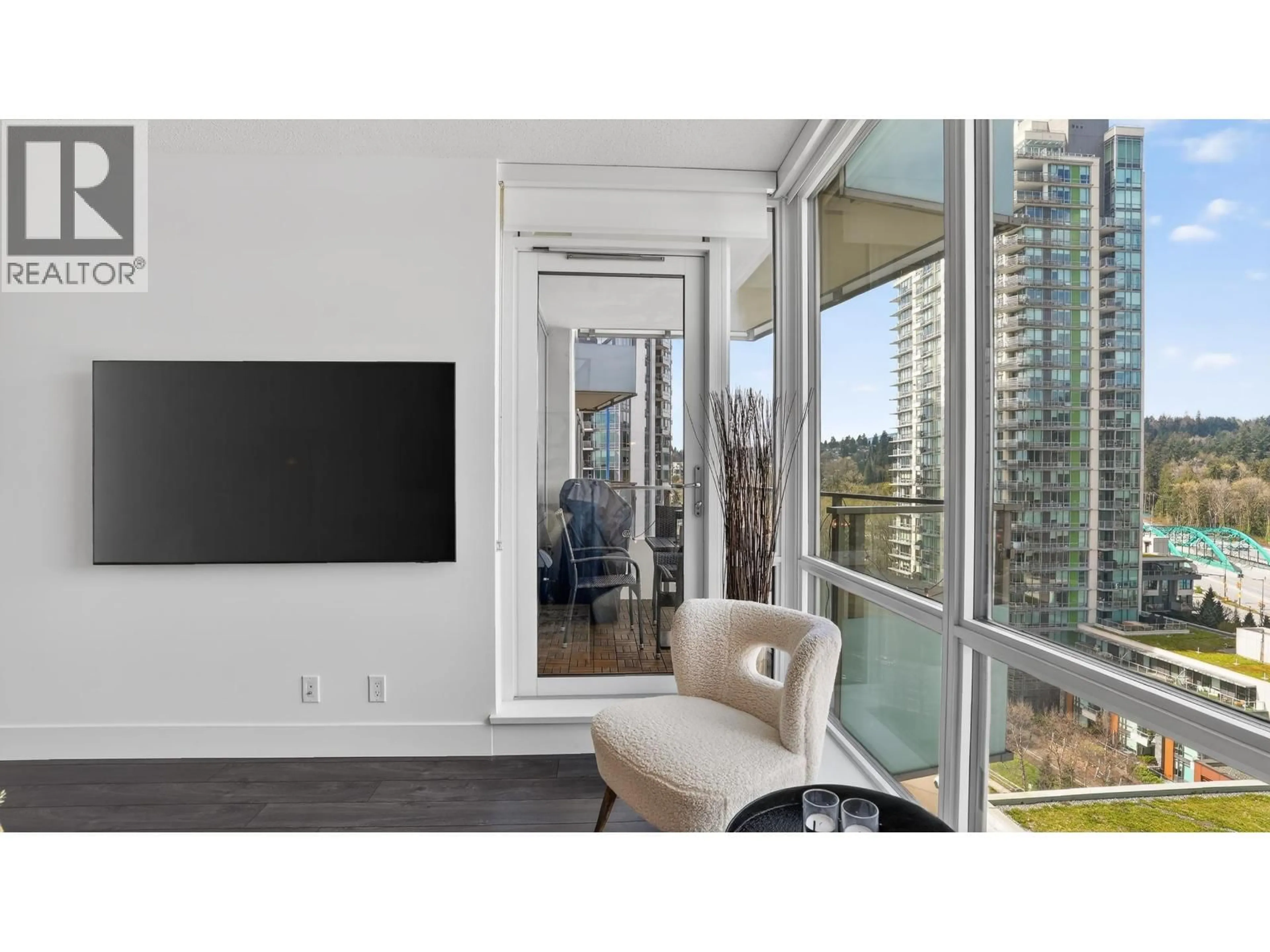 A pic of a room for 1401 - 1550 FERN STREET, North Vancouver British Columbia V7J0A9