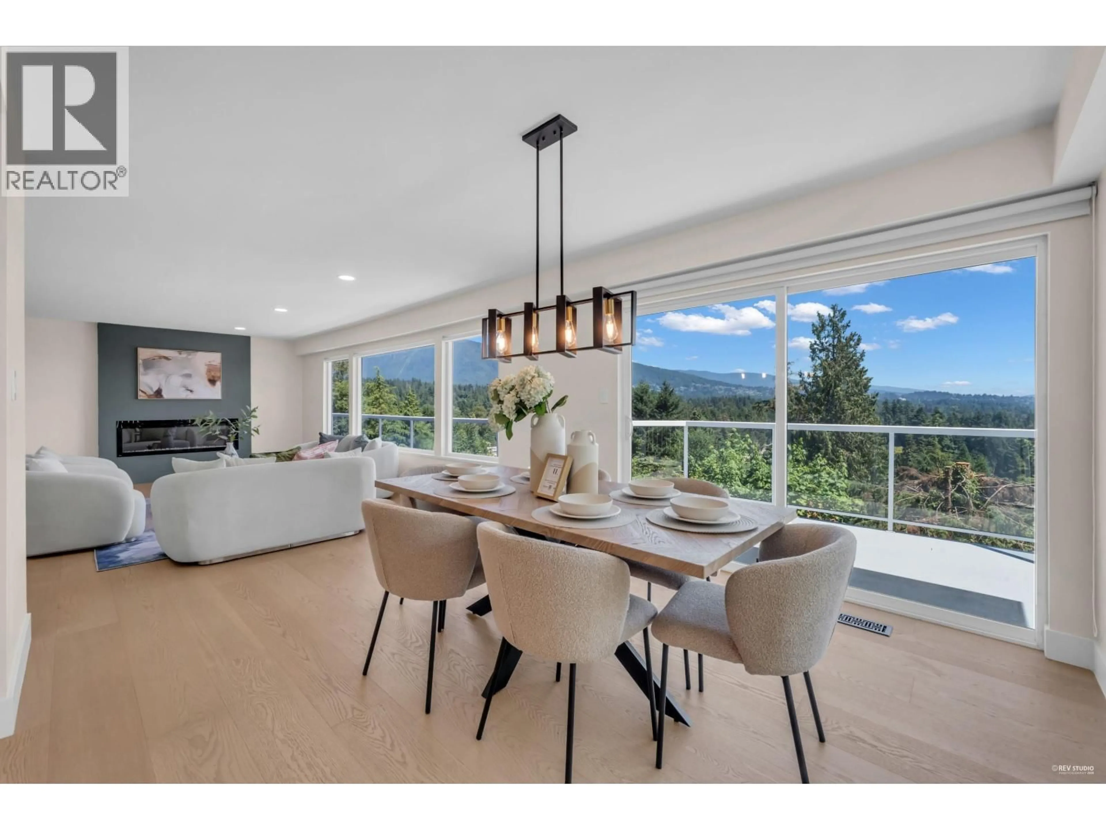 Dining room, unknown for 818 YOUNETTE DRIVE, West Vancouver British Columbia V7T1S9