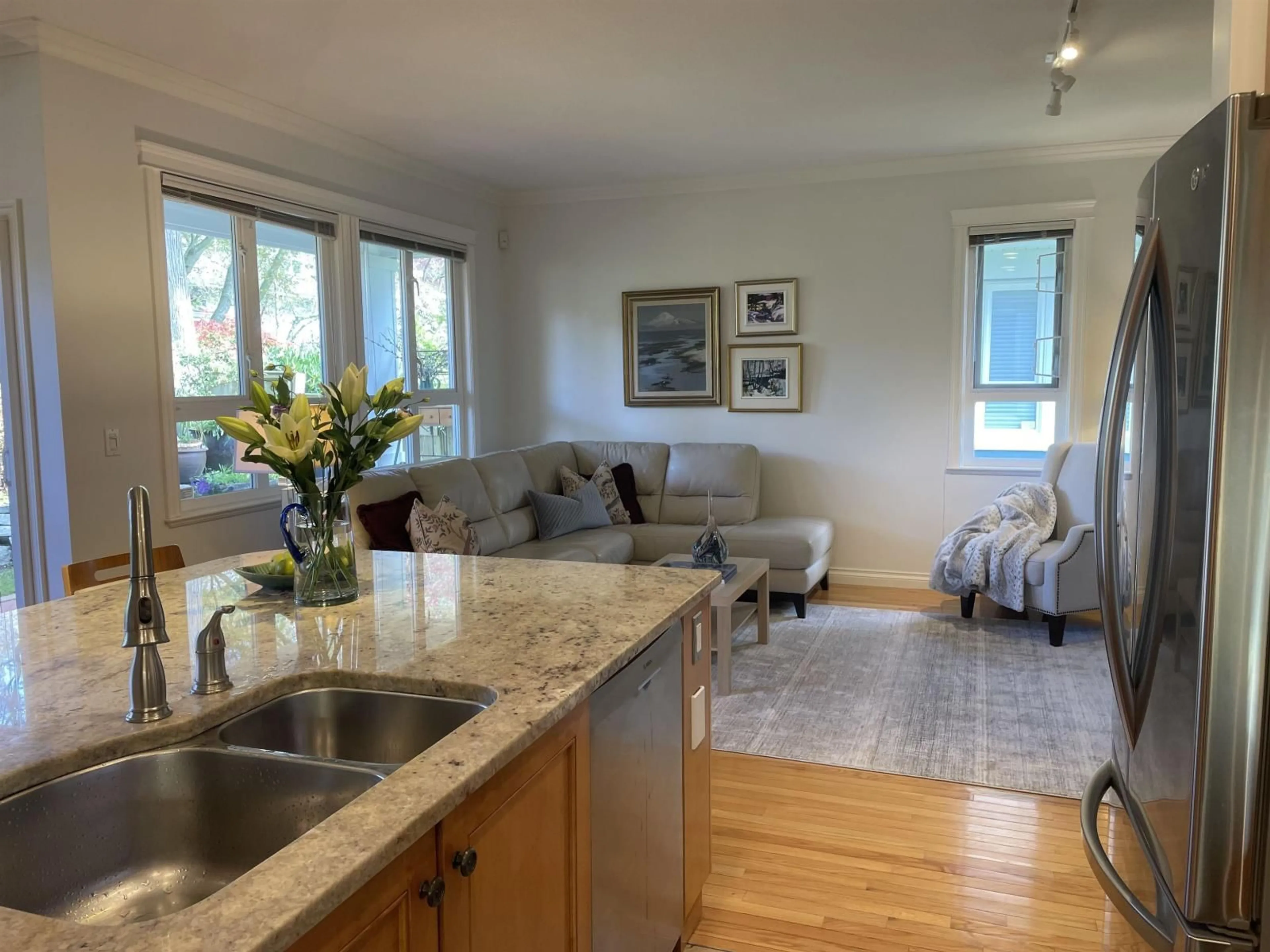 Open concept kitchen, unknown for 49 - 15055 20 AVENUE, Surrey British Columbia V4A9X8