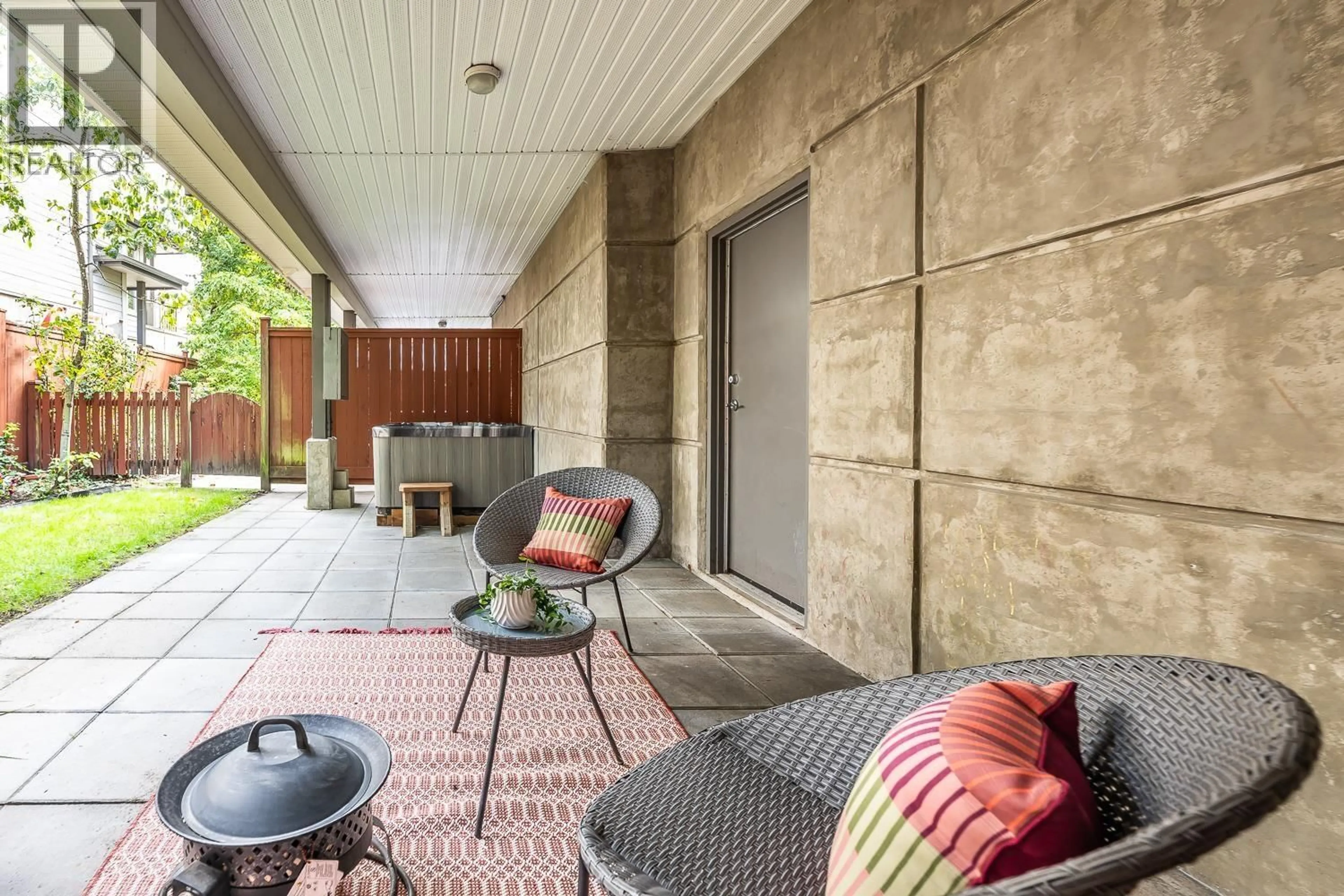 Patio, street for 35 - 40632 GOVERNMENT ROAD, Squamish British Columbia V8B0M7