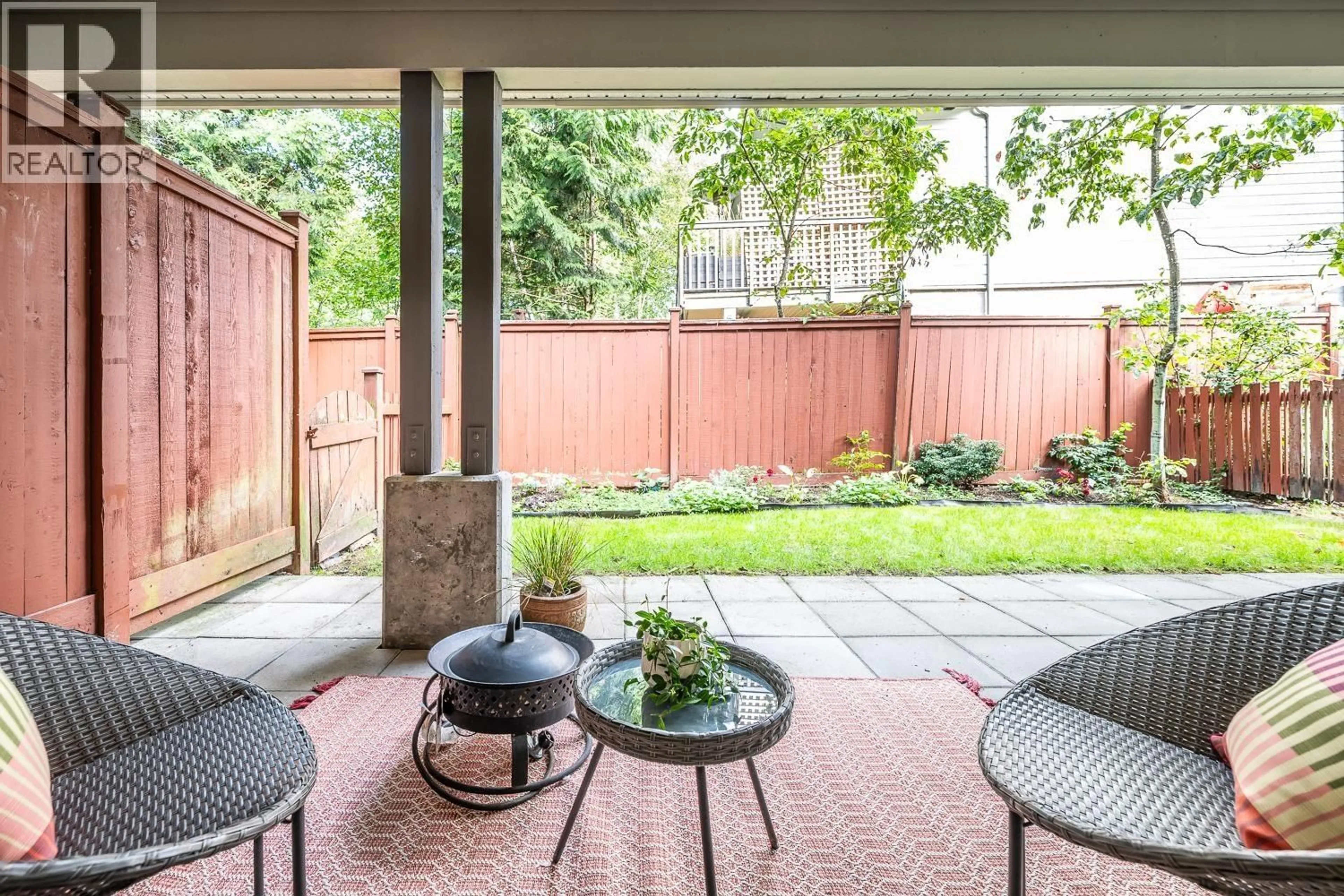 Patio, street for 35 - 40632 GOVERNMENT ROAD, Squamish British Columbia V8B0M7