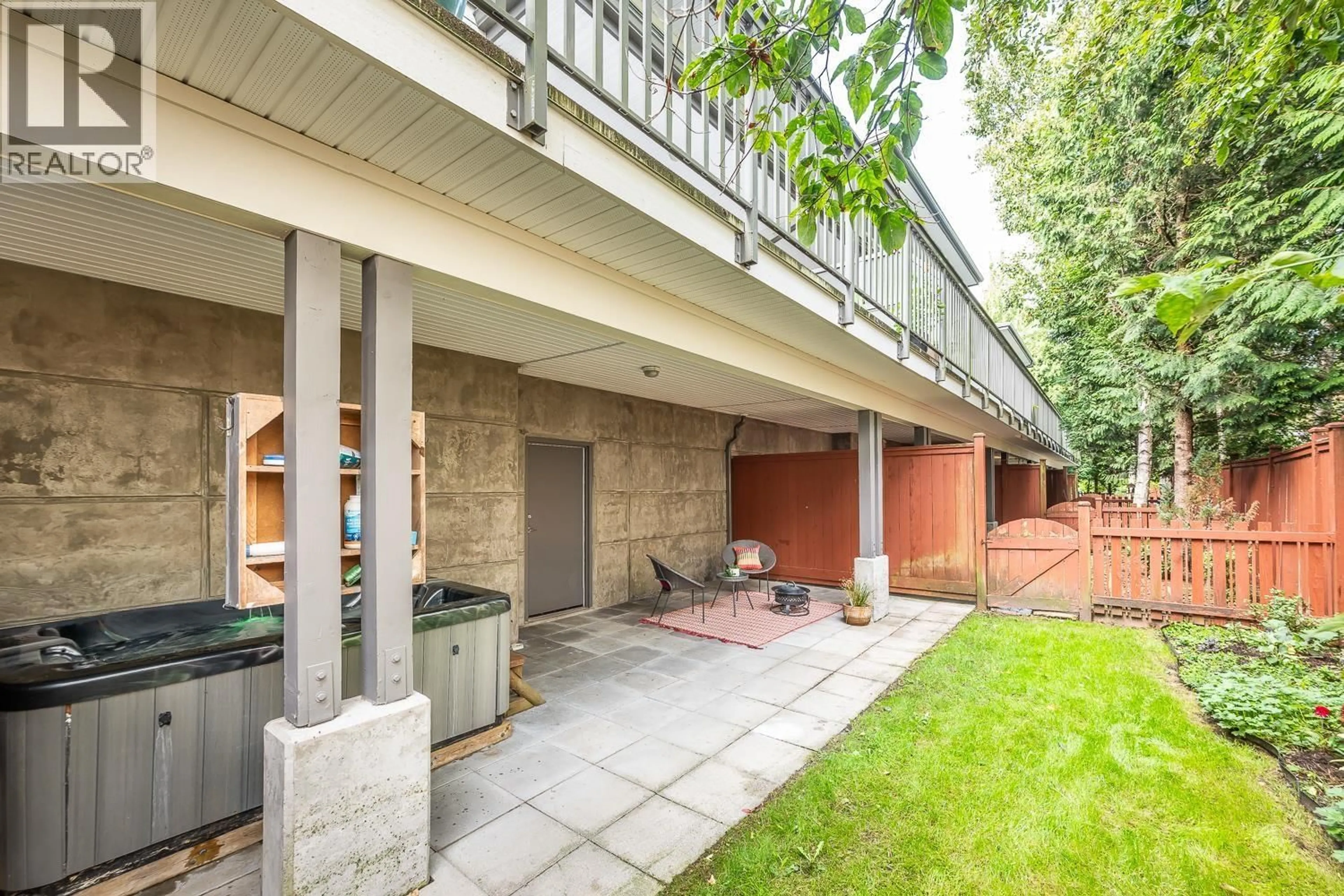 Patio, street for 35 - 40632 GOVERNMENT ROAD, Squamish British Columbia V8B0M7