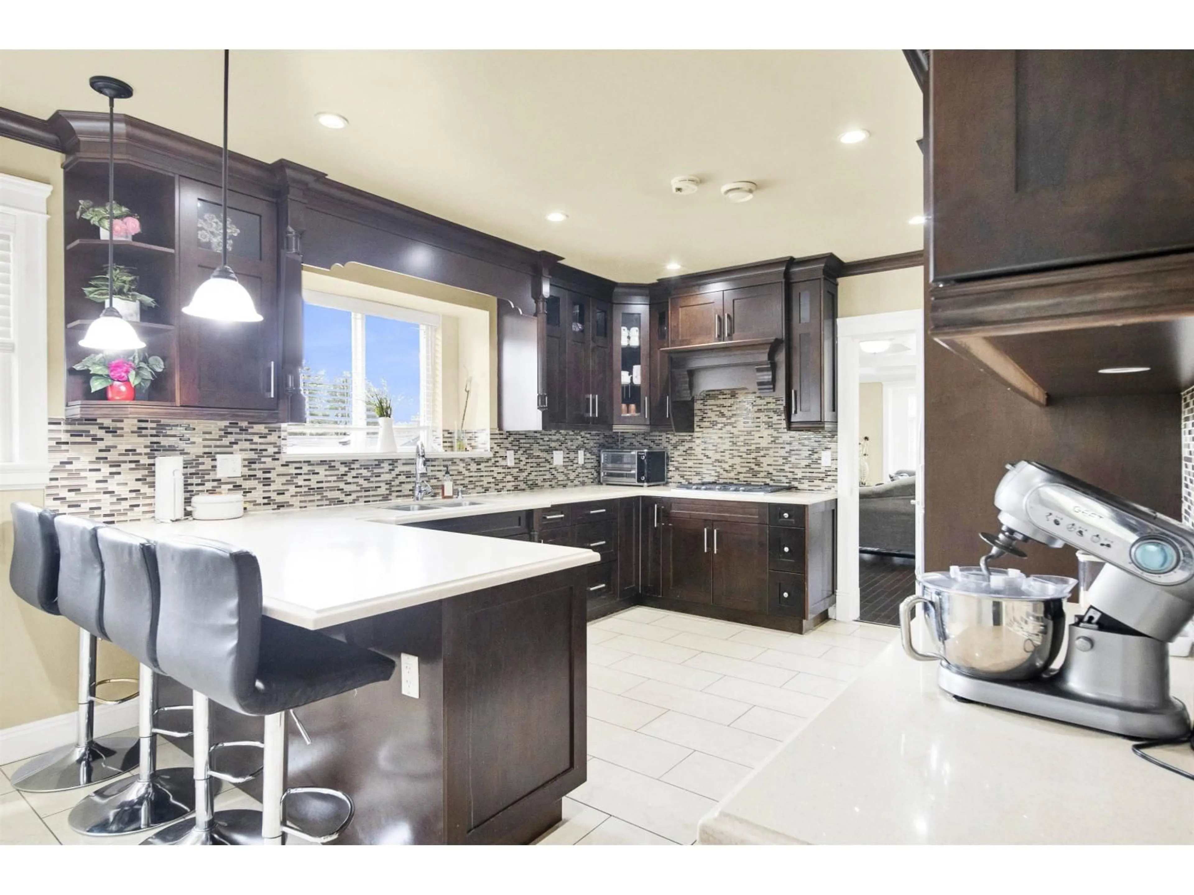 Contemporary kitchen, ceramic/tile floor for 10346 126 STREET, Surrey British Columbia V3V5G1