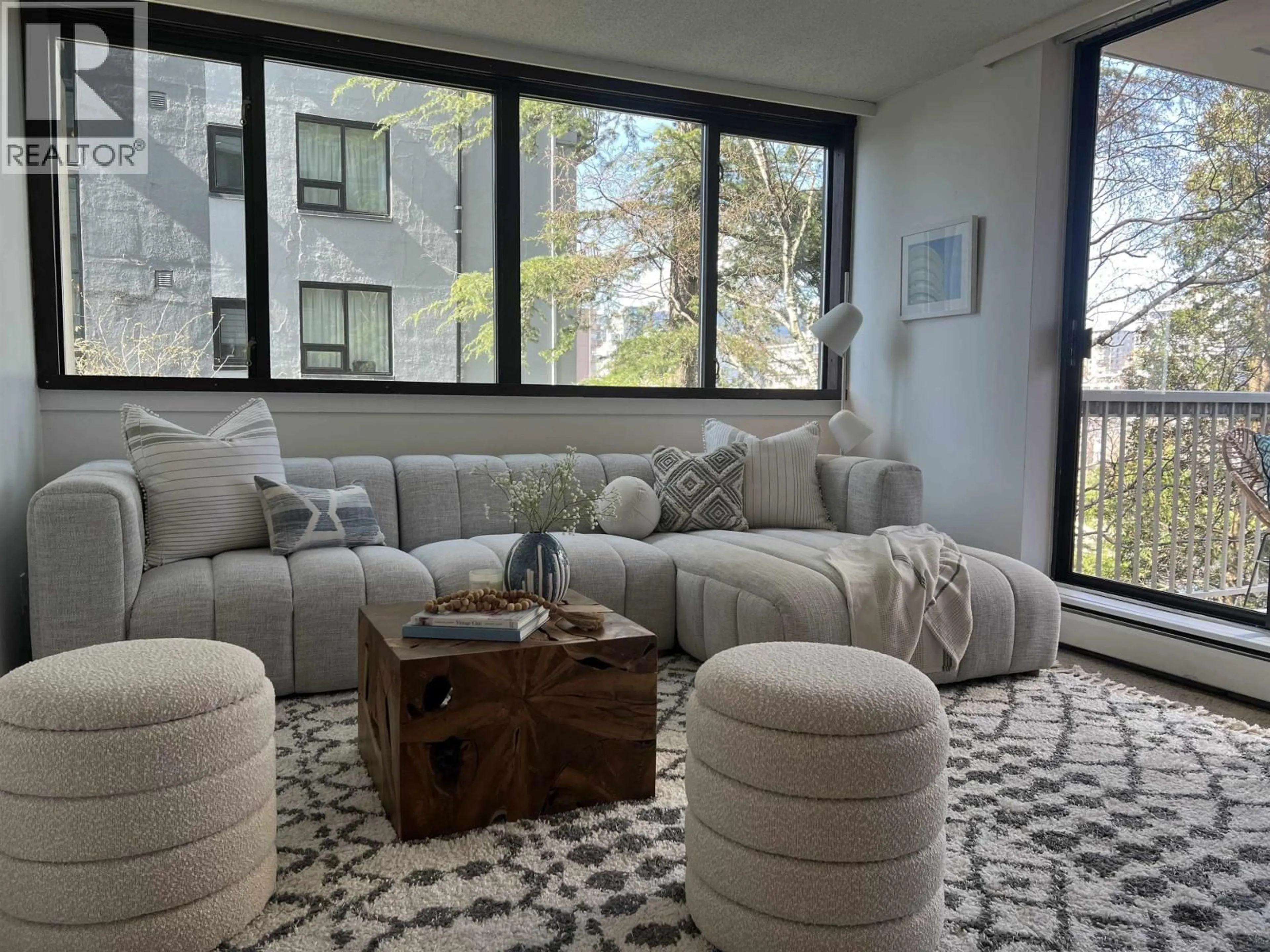 Living room with furniture, unknown for 503 - 1740 COMOX STREET, Vancouver British Columbia V6G2Z1