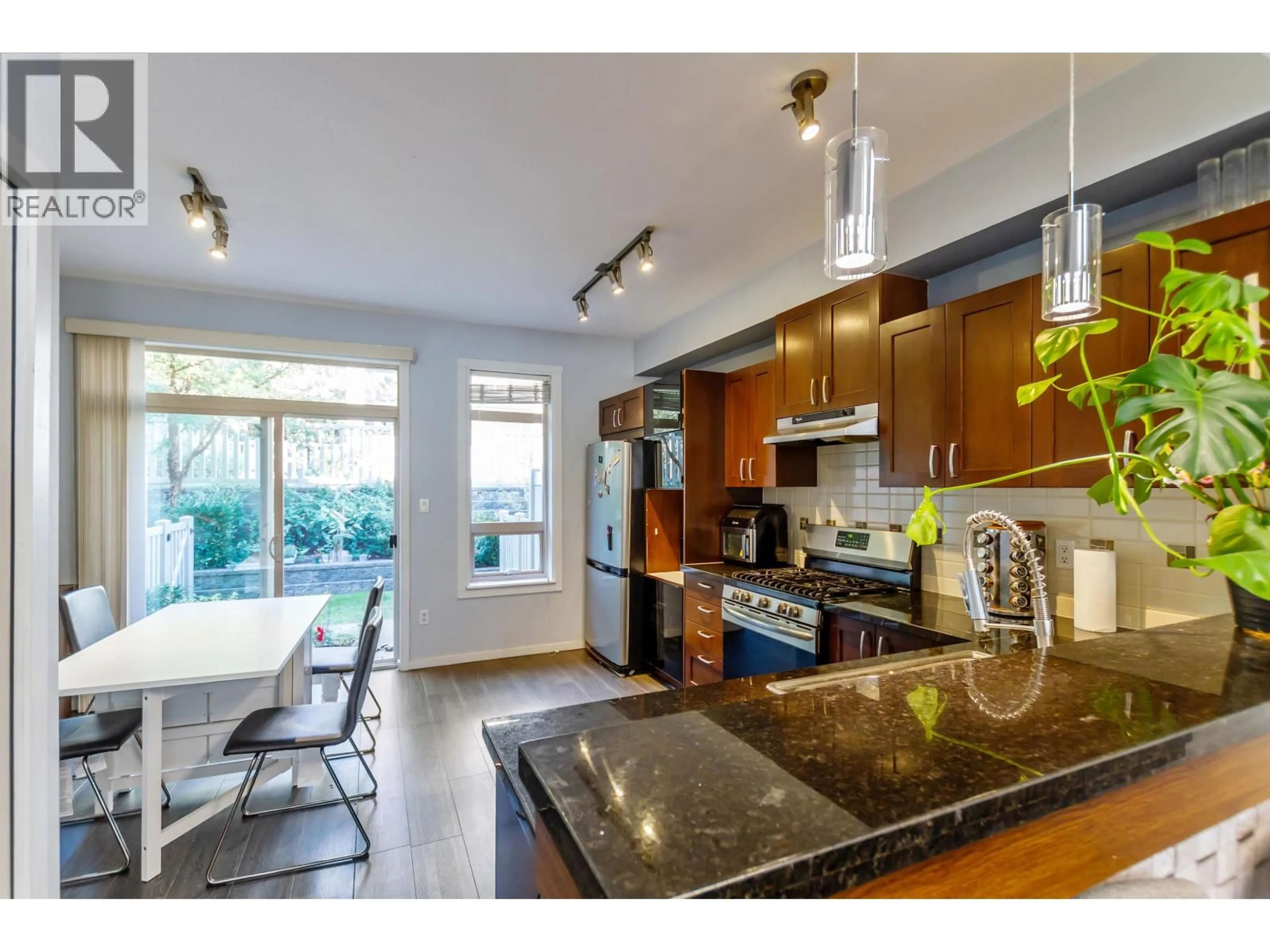 Open concept kitchen, unknown for 37 - 1362 PURCELL DRIVE, Coquitlam British Columbia V3E0A5