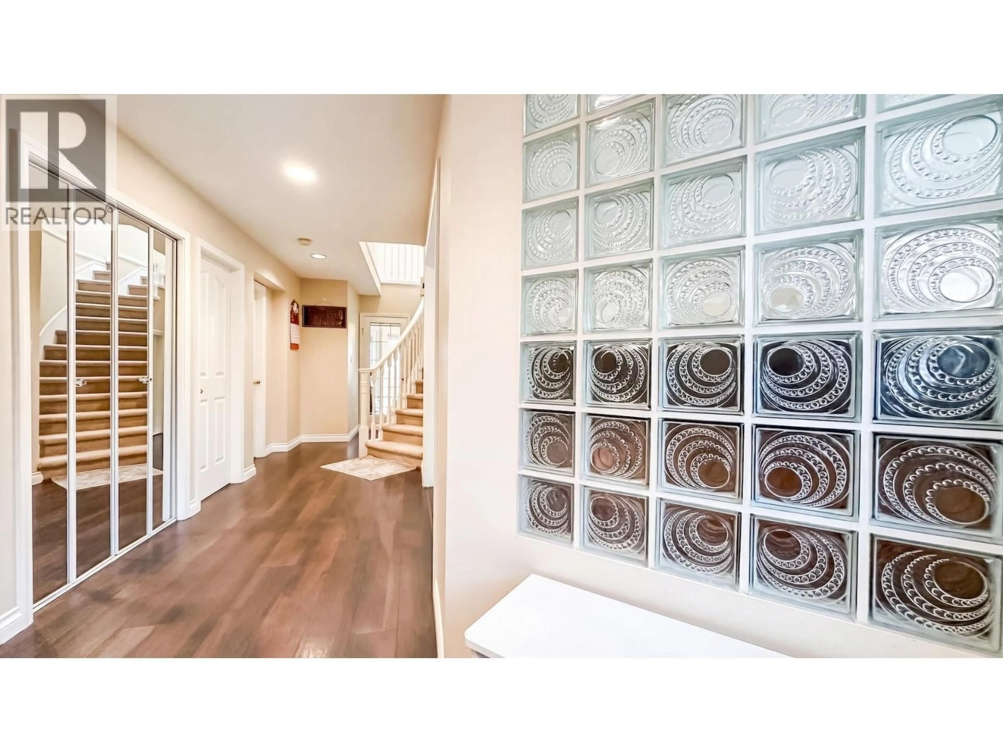 Indoor entryway for 5520 WALLACE ROAD, Richmond British Columbia V7E2C5