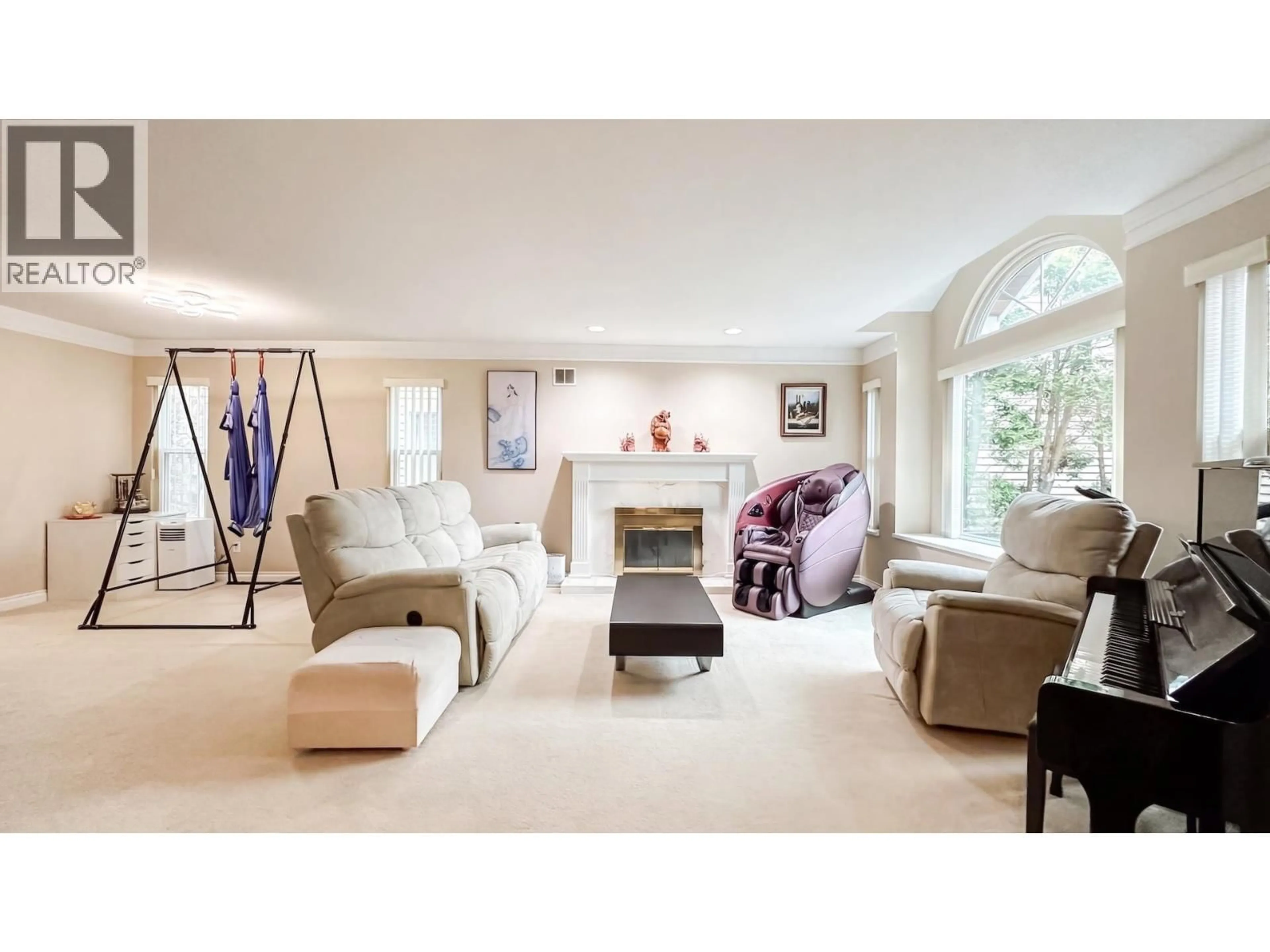 Living room with furniture, unknown for 5520 WALLACE ROAD, Richmond British Columbia V7E2C5