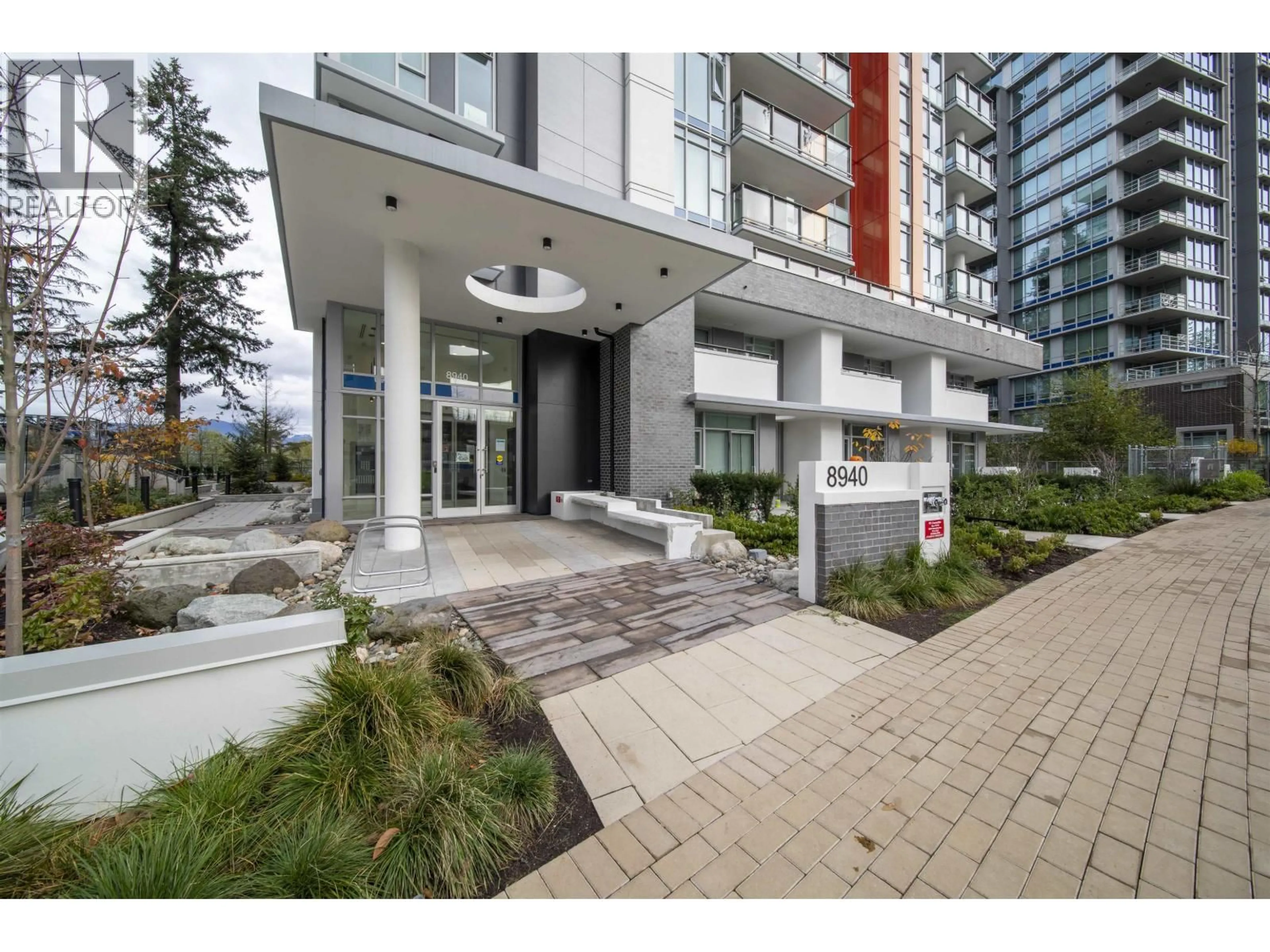 Indoor foyer for 207 - 8940 UNIVERSITY CRESCENT, Burnaby British Columbia V5A0E7