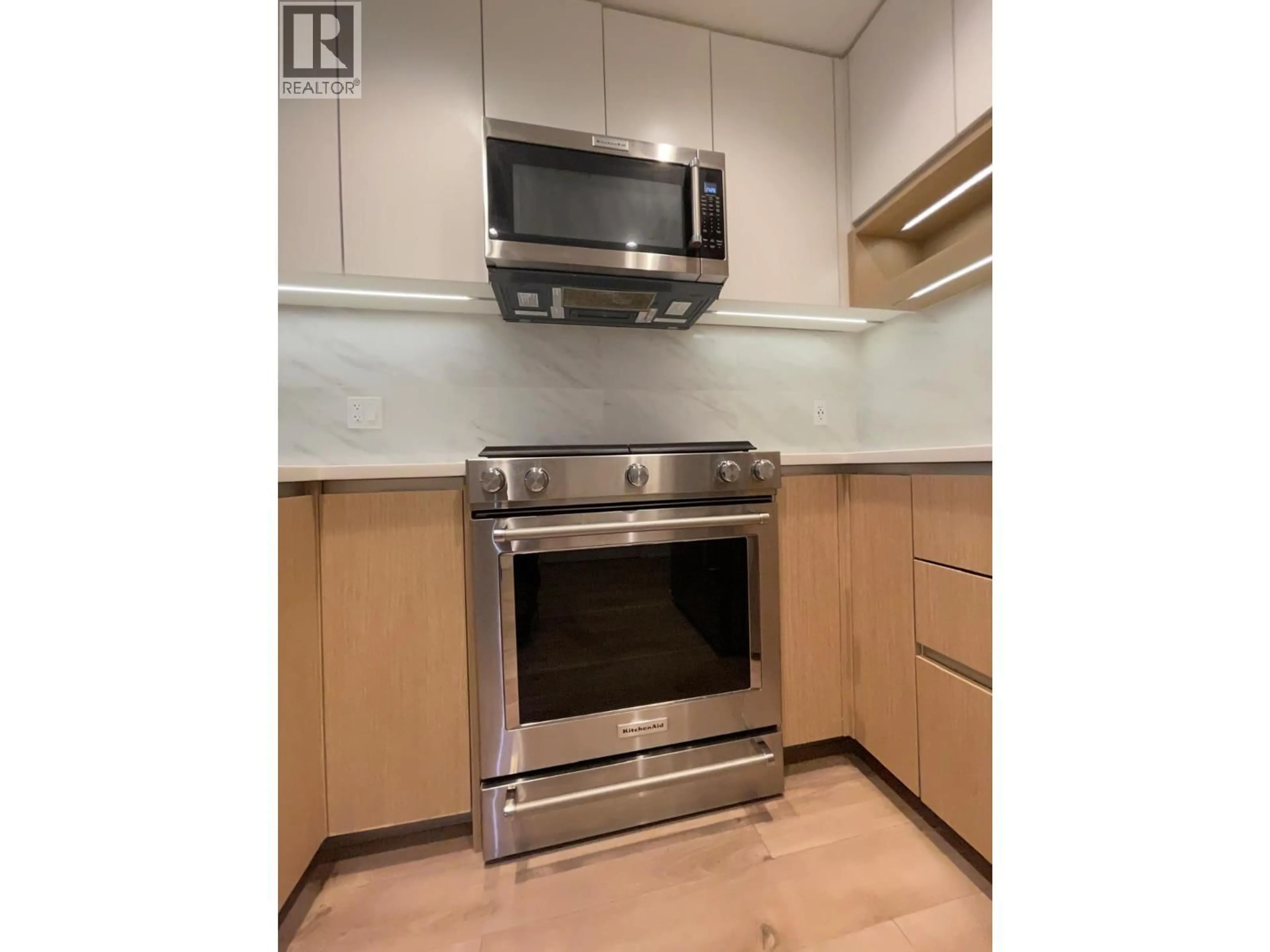 Standard kitchen, unknown for 207 - 8940 UNIVERSITY CRESCENT, Burnaby British Columbia V5A0E7