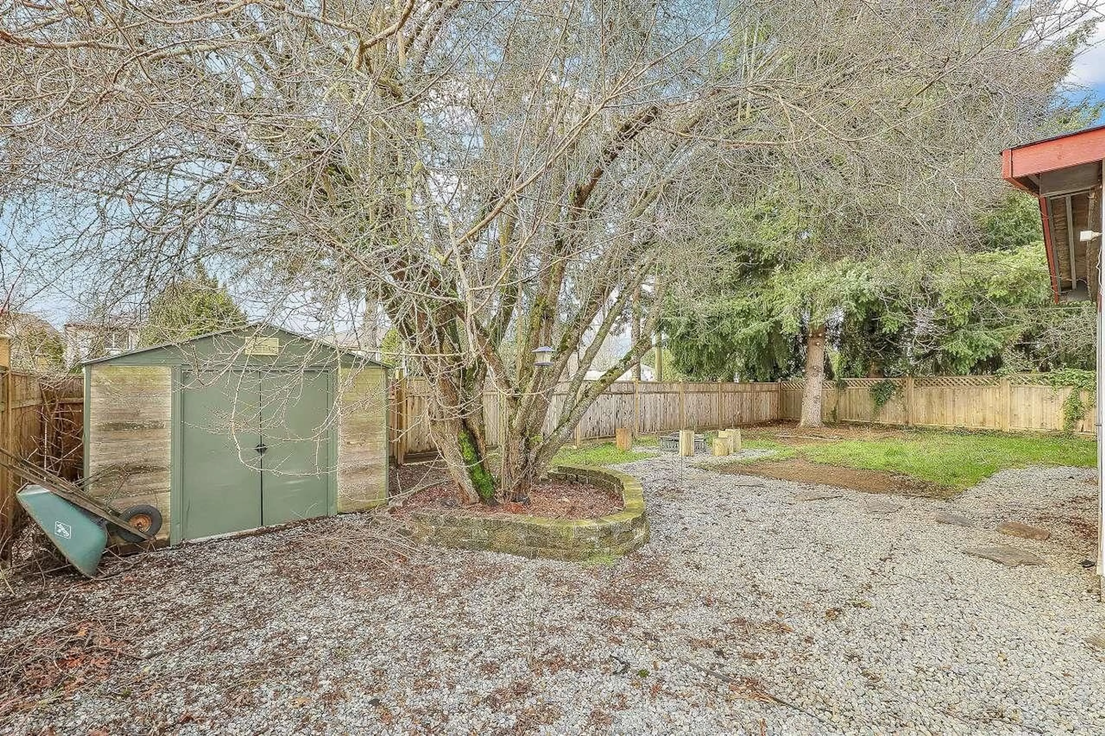 A pic from outside/outdoor area/front of a property/back of a property/a pic from drone, street for 21635 50A AVENUE, Langley British Columbia V3A8W9