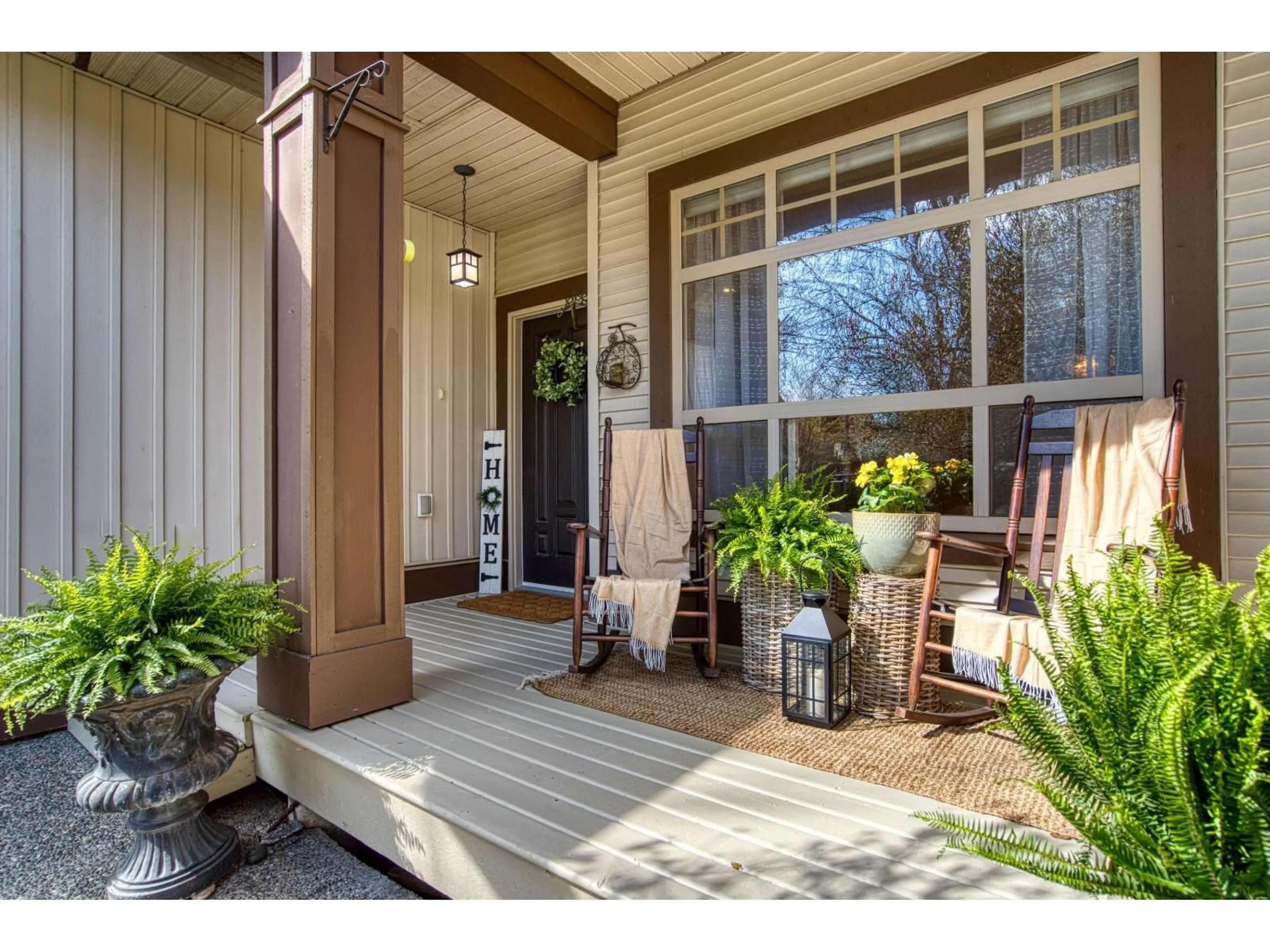 Indoor entryway for 21637 94A AVENUE, Langley British Columbia V3W4E2