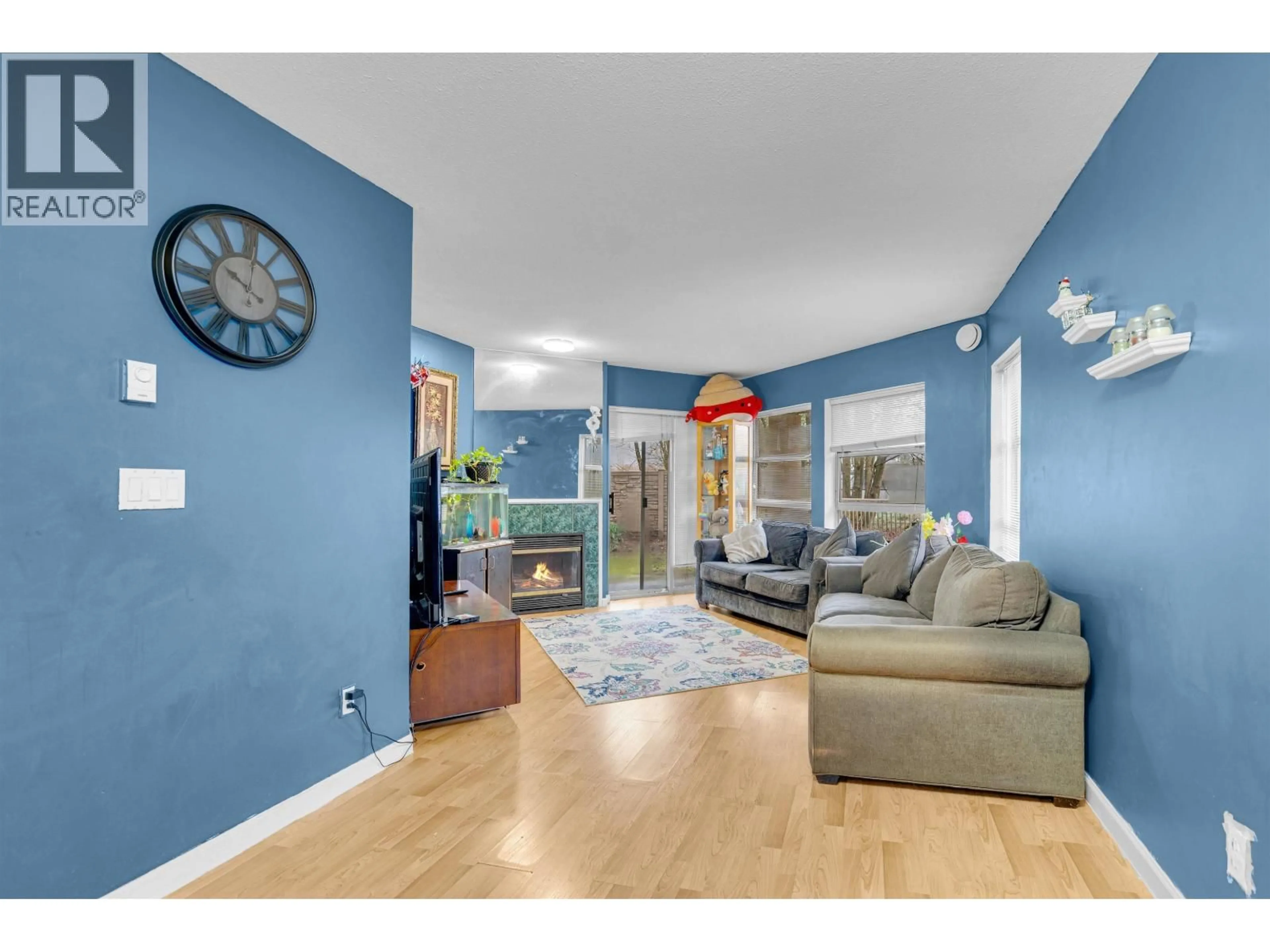 Living room with furniture, unknown for 101 - 22277 122 AVENUE, Maple Ridge British Columbia V2X3X8