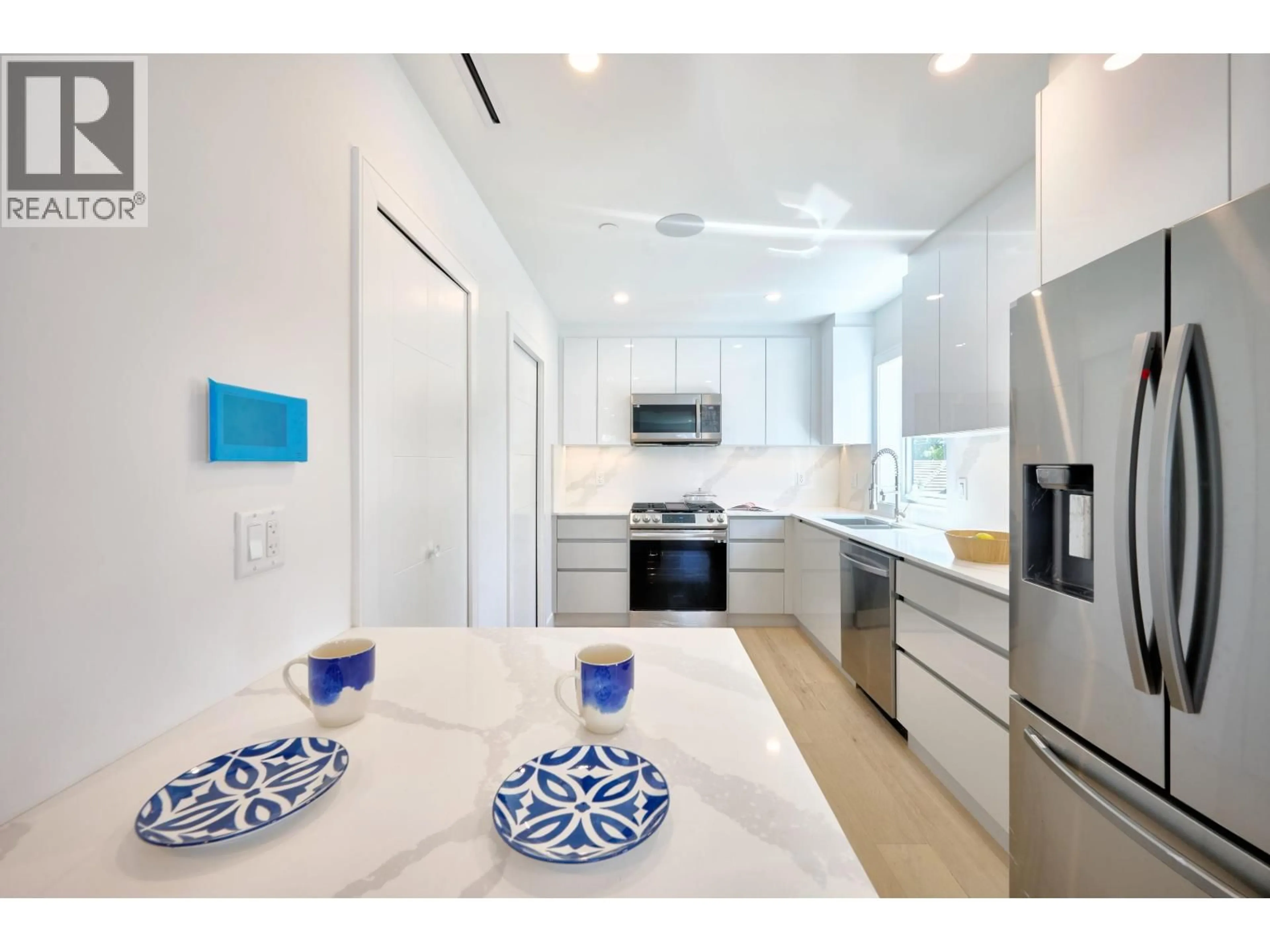 Unknown for 810 51ST AVENUE, Vancouver British Columbia V5X1E5