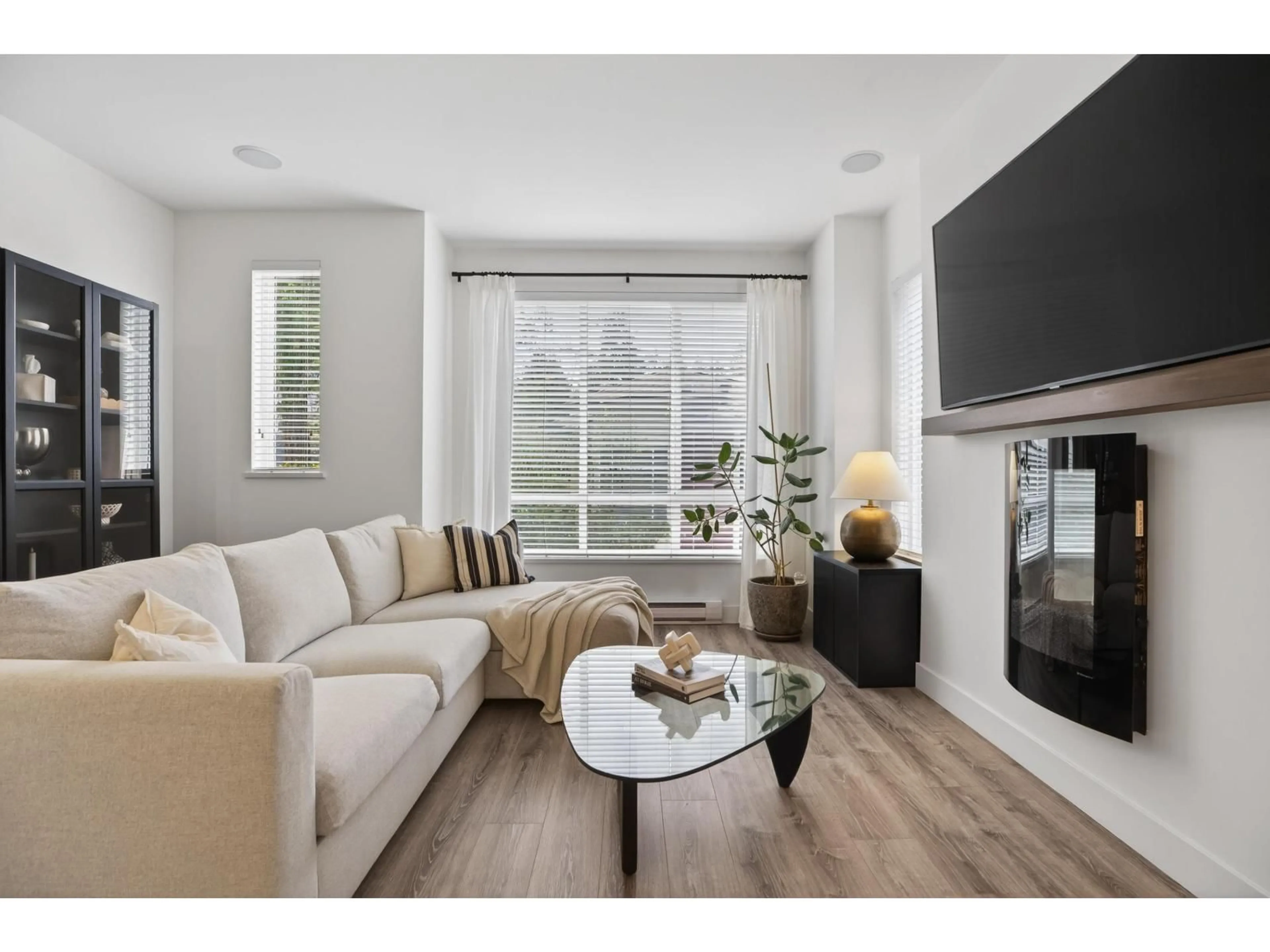 Living room with furniture, wood/laminate floor for 36 - 2929 156 STREET, Surrey British Columbia V3Z0S9