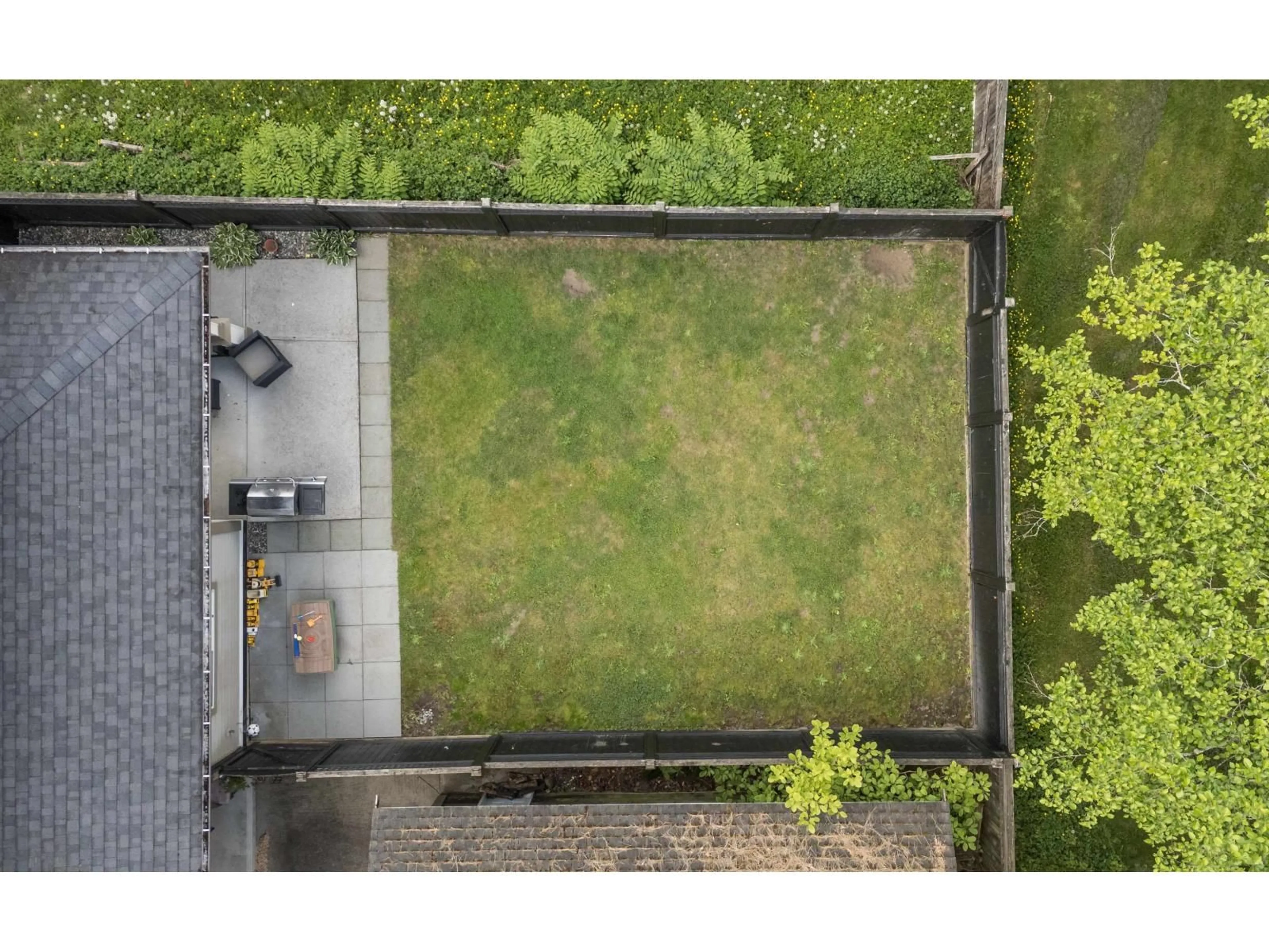 A pic from outside/outdoor area/front of a property/back of a property/a pic from drone, unknown for 1598 PARKER PLACE, White Rock British Columbia V4B4S5