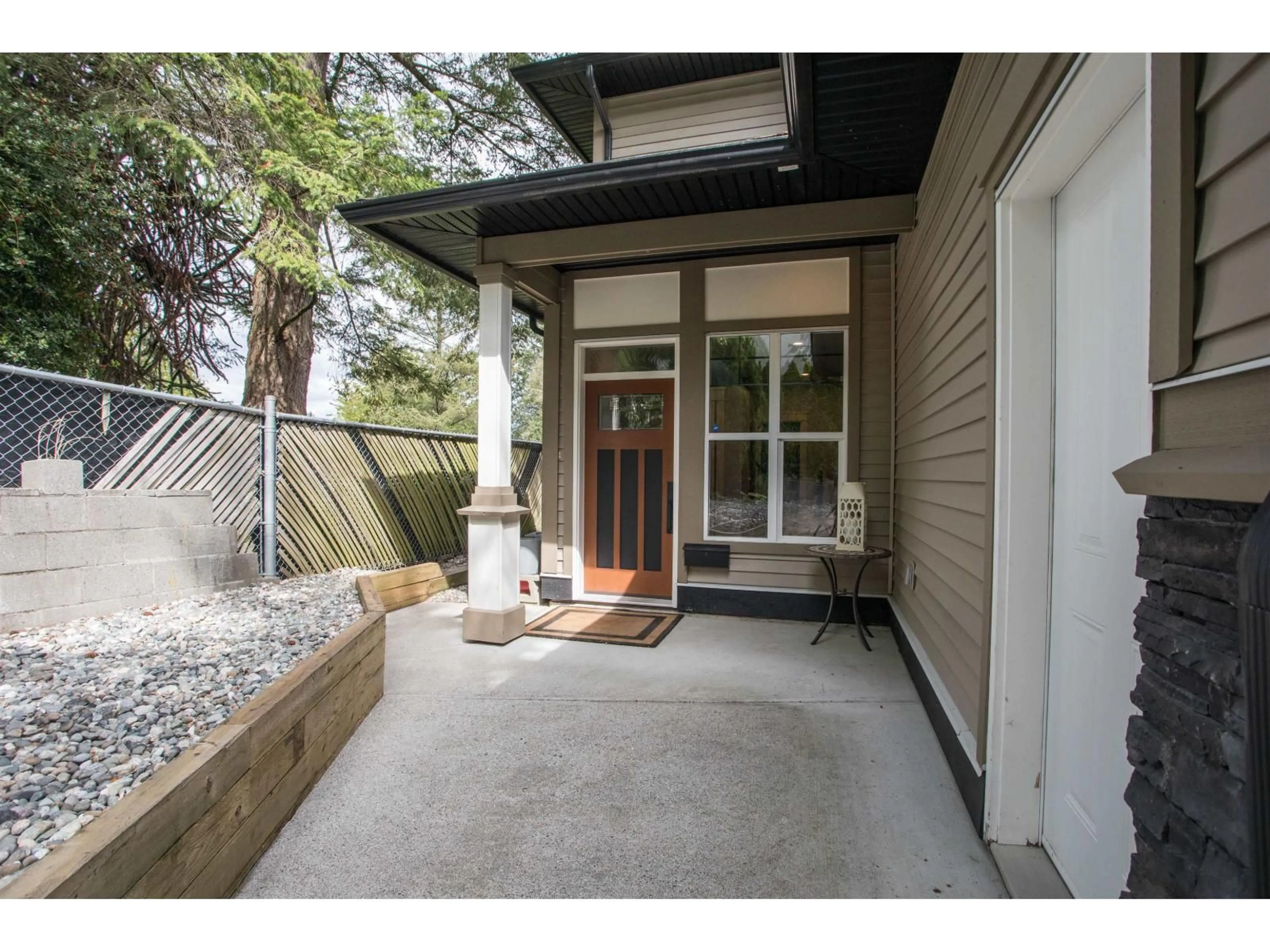 Indoor entryway for 1598 PARKER PLACE, White Rock British Columbia V4B4S5