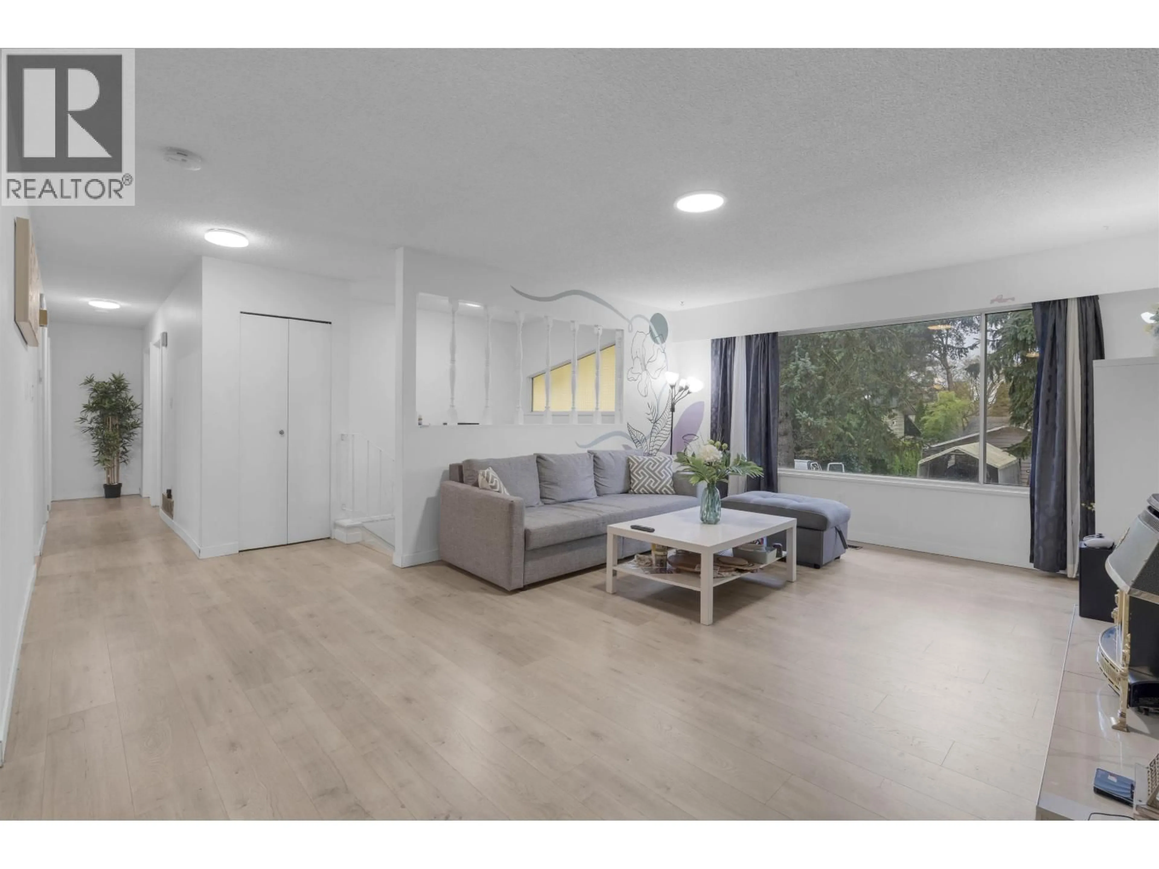 Living room with furniture, wood/laminate floor for 12110 GREENWELL STREET, Maple Ridge British Columbia V2X7N1