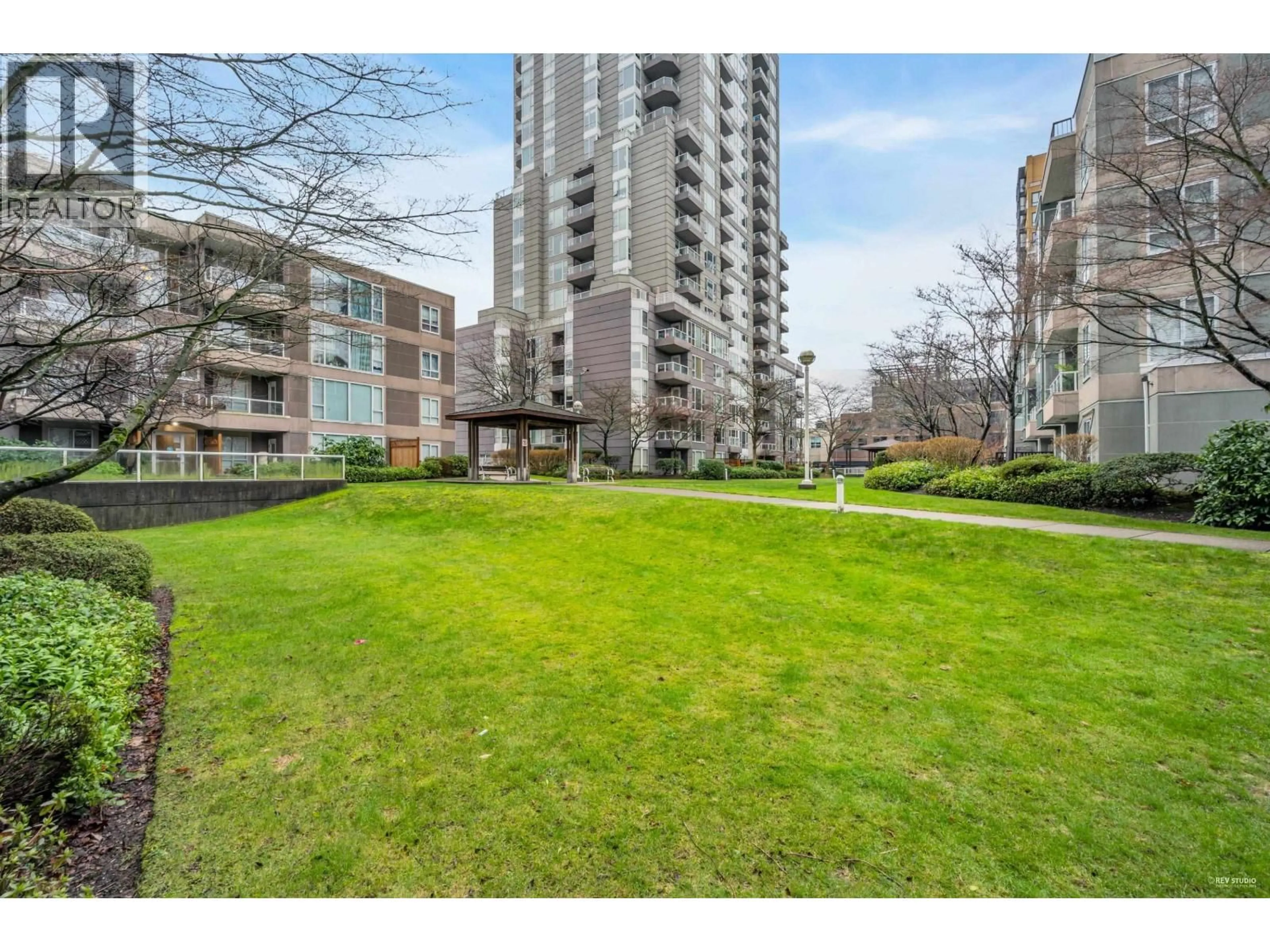 Patio, street for 1408 - 5189 GASTON STREET, Vancouver British Columbia V5R6C7